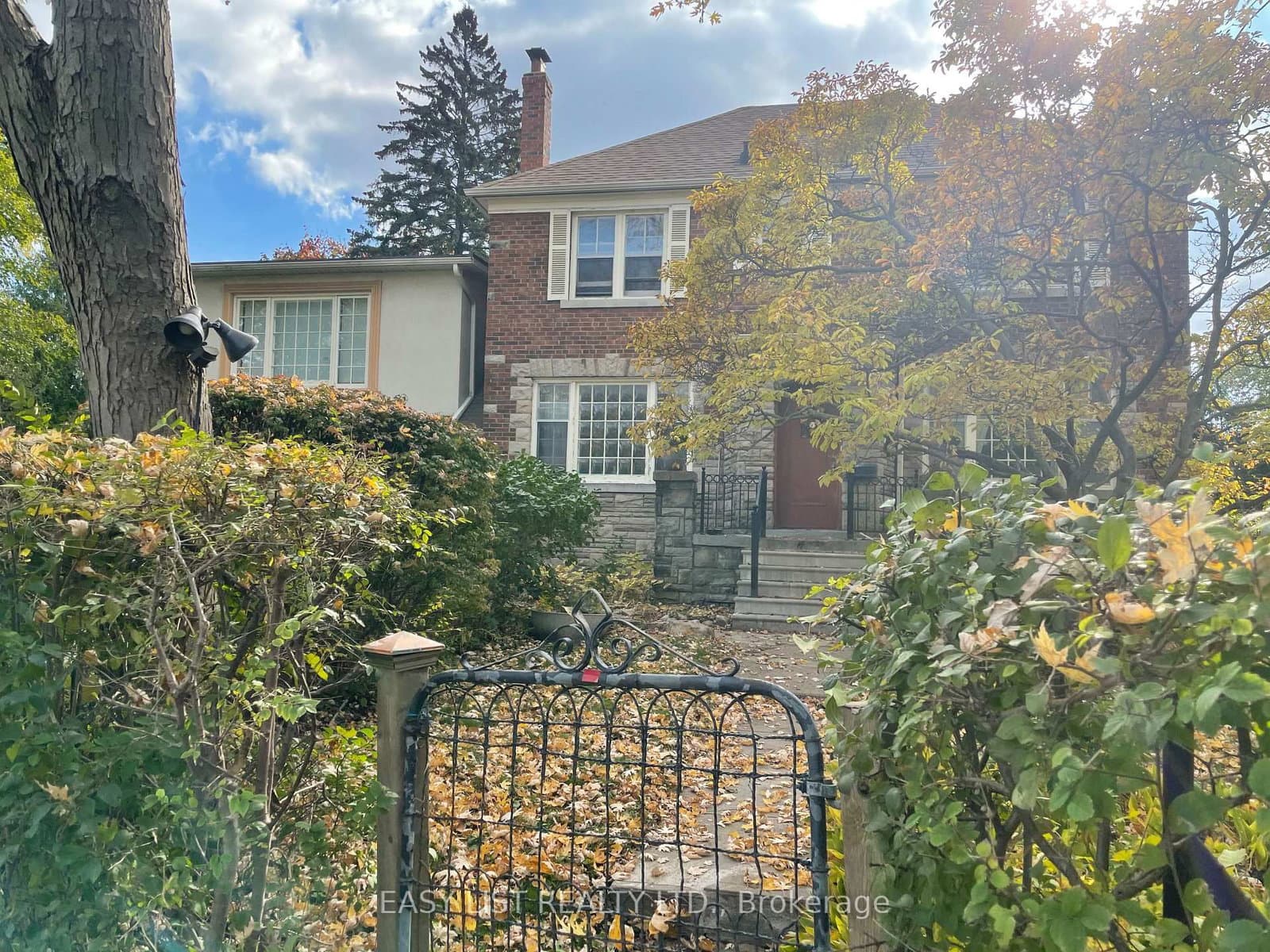 205 Ridley Boulevard thumbnail 3