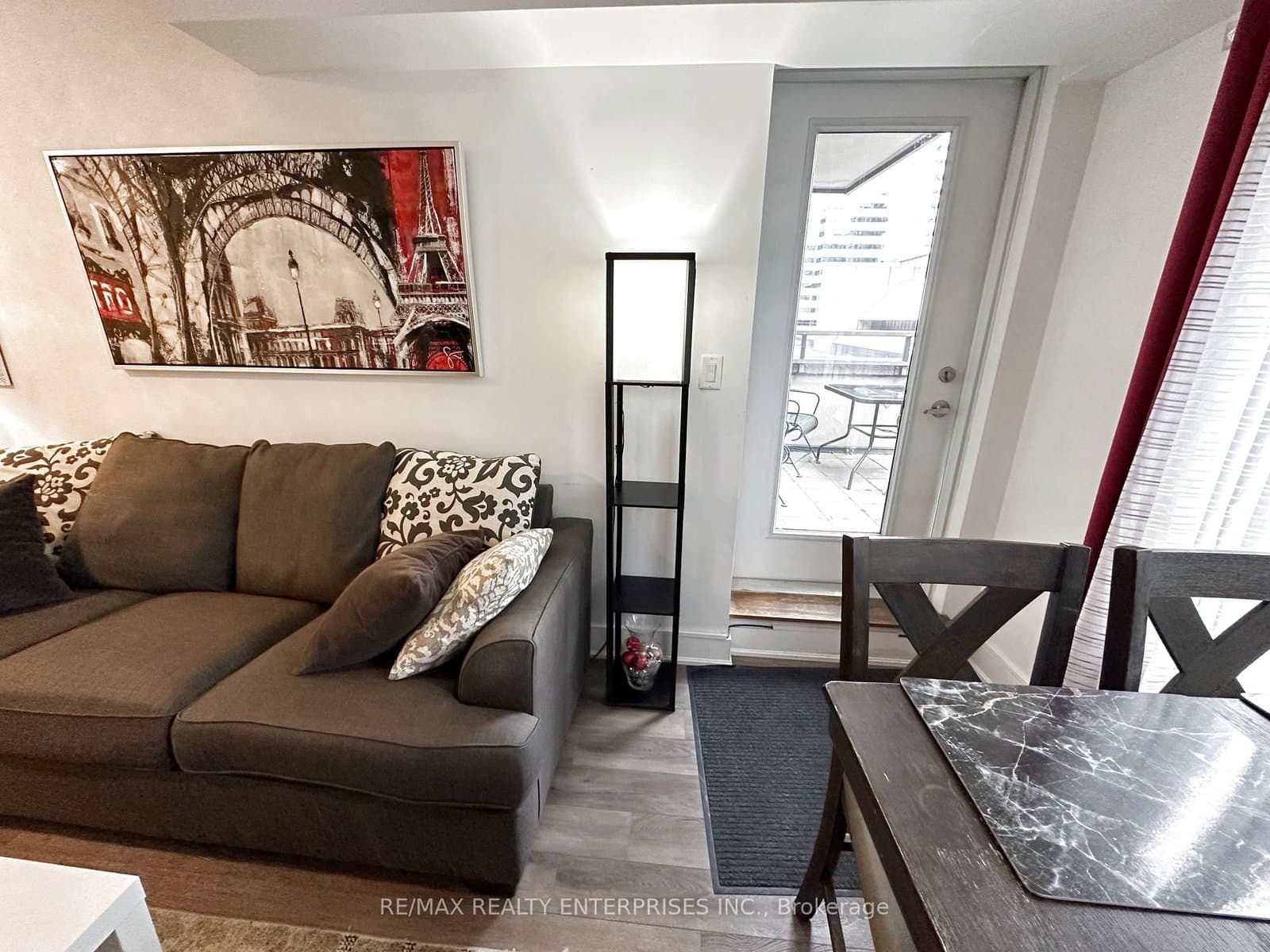 20 Blue Jays Way, Unit 517 thumbnail 18