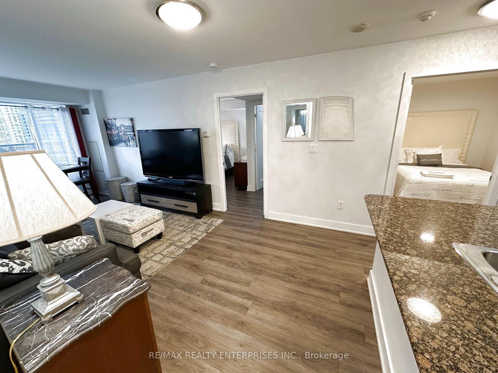 20 Blue Jays Way, Unit 517 thumbnail 25