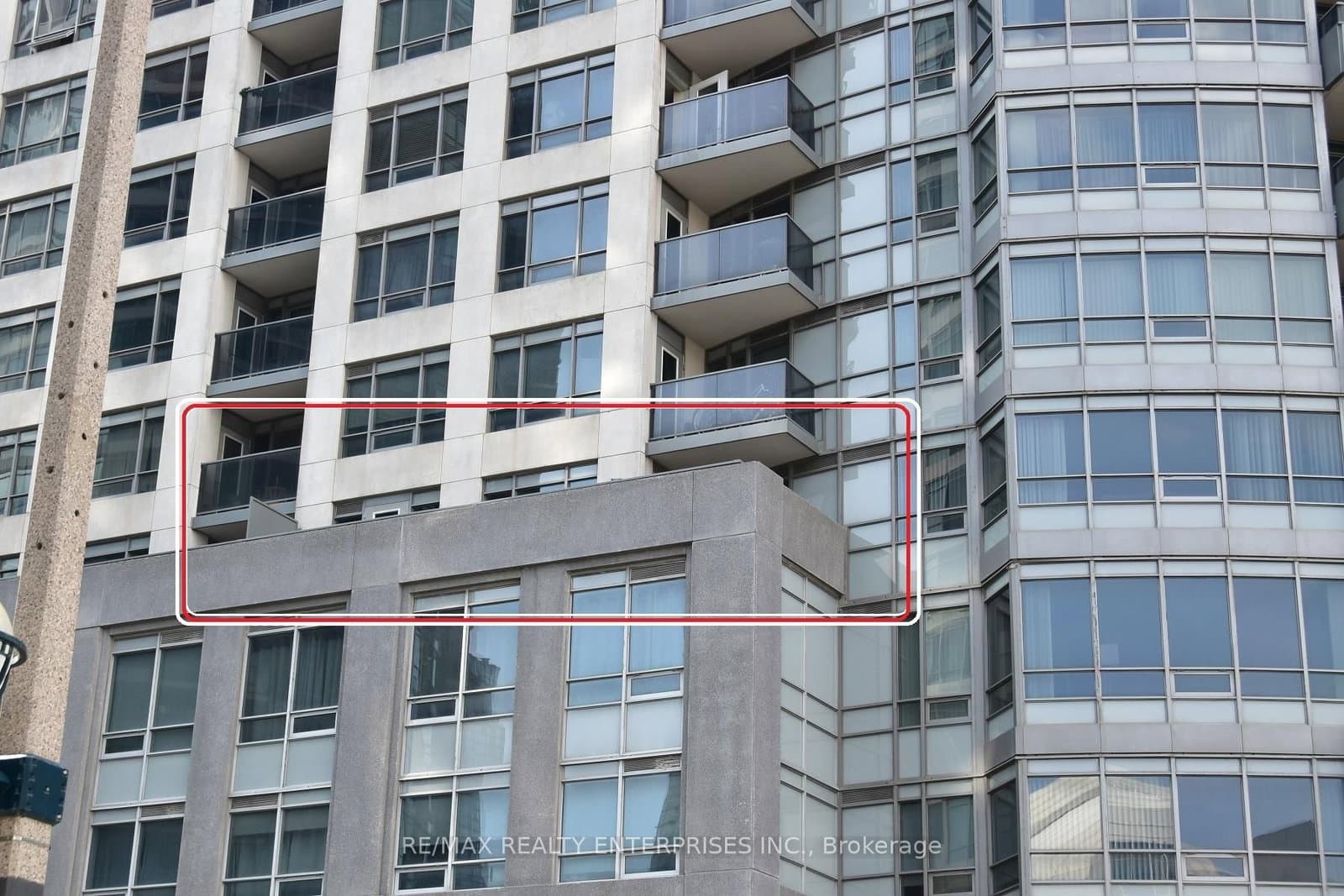 20 Blue Jays Way, Unit 517 thumbnail 9