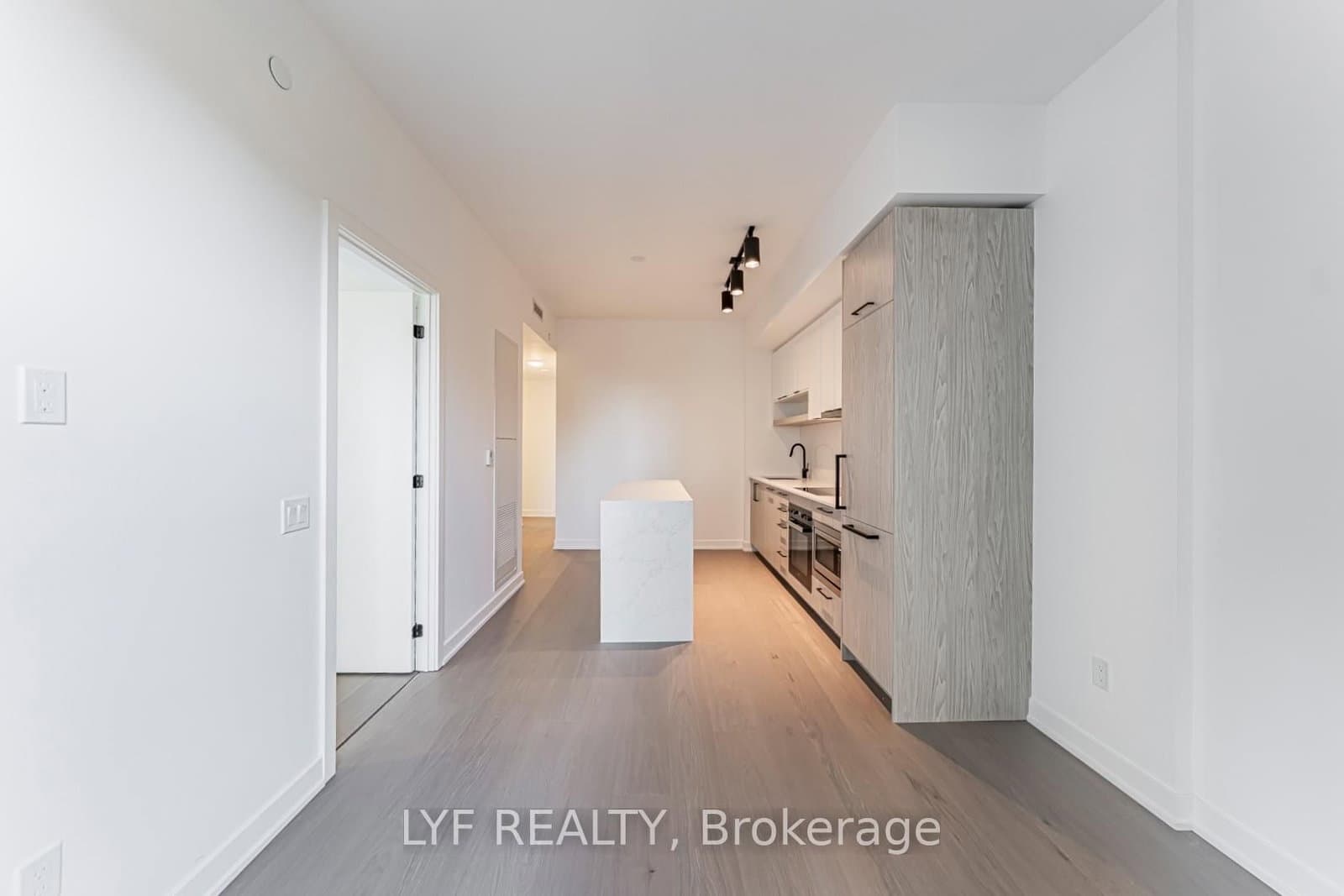 91 Montclair Avenue, Unit 826 thumbnail 3