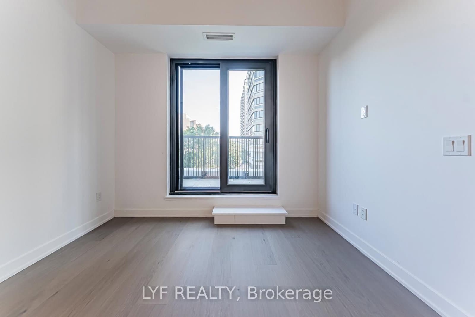 91 Montclair Avenue, Unit 826 thumbnail 9