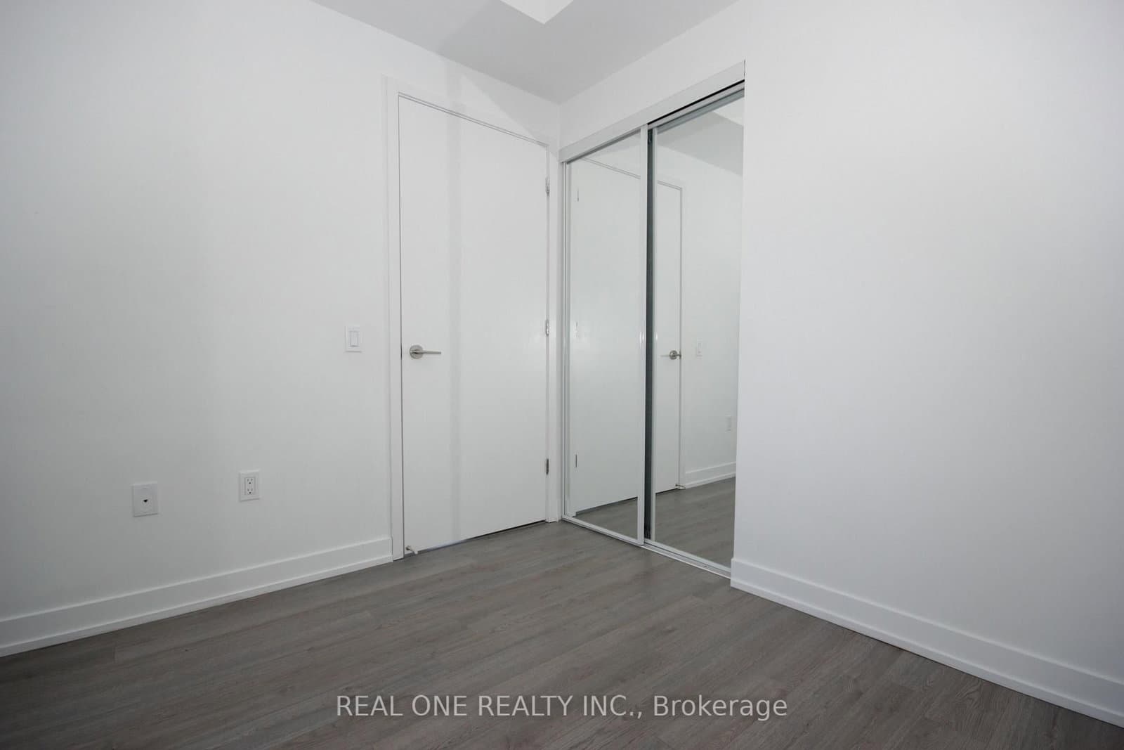 39 Roehampton Avenue, Unit 1709 thumbnail 14