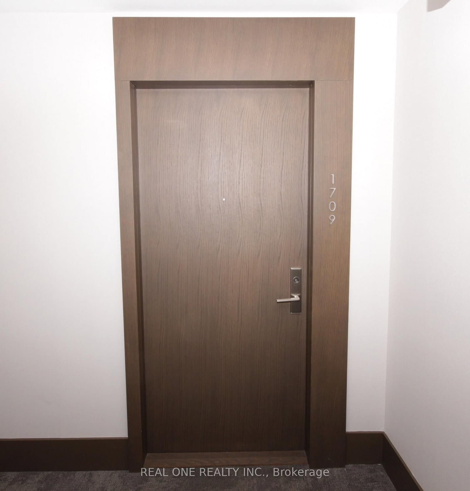 39 Roehampton Avenue, Unit 1709 thumbnail 2