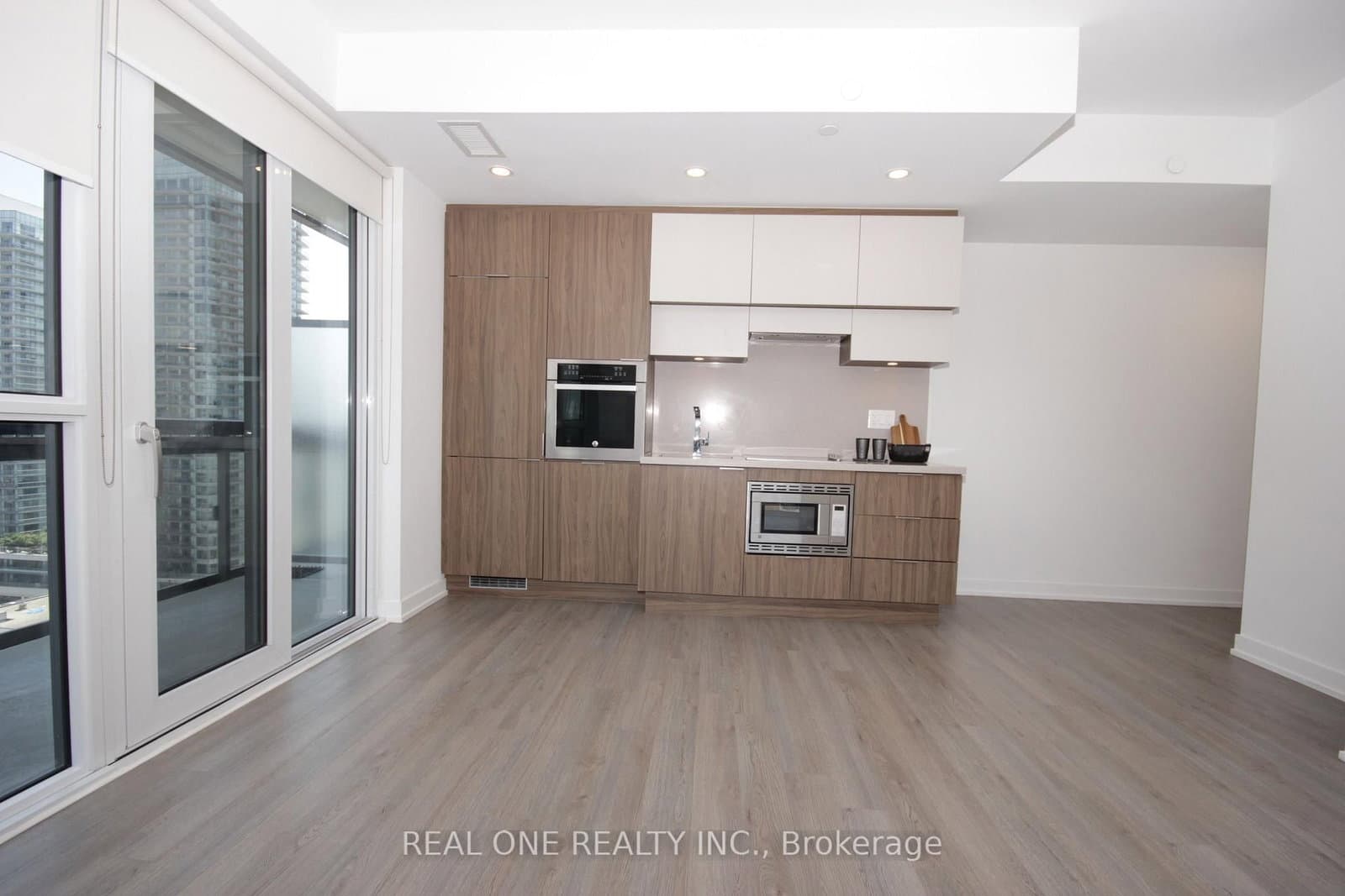 39 Roehampton Avenue, Unit 1709 thumbnail 6