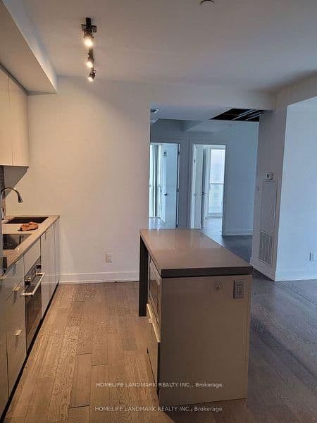 #803 - 7 Greenville Street