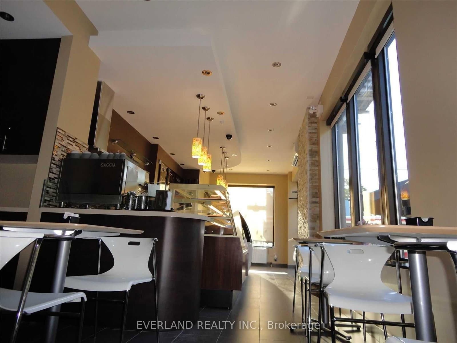 217 Bathurst Street thumbnail 8
