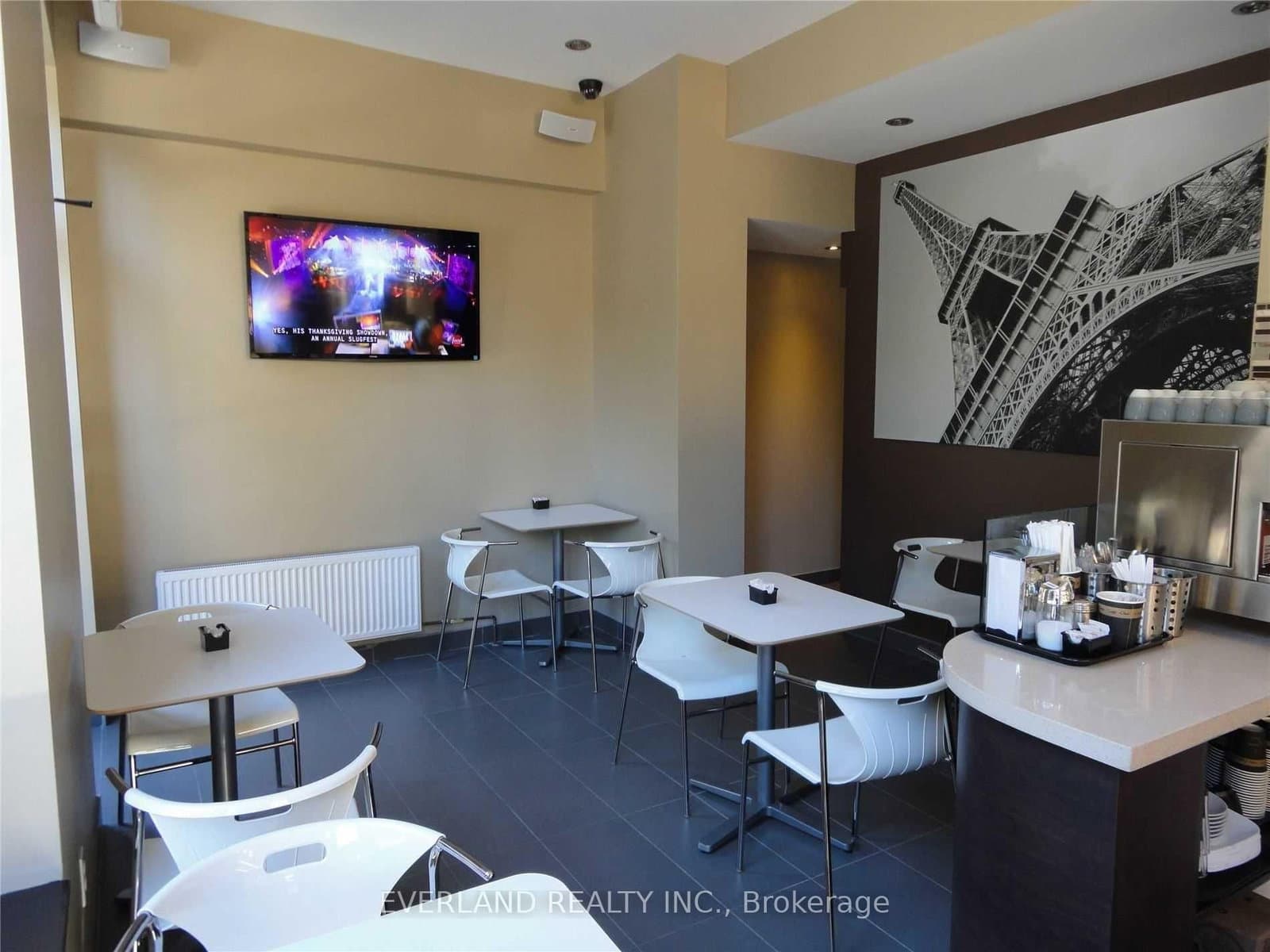 217 Bathurst Street thumbnail 9