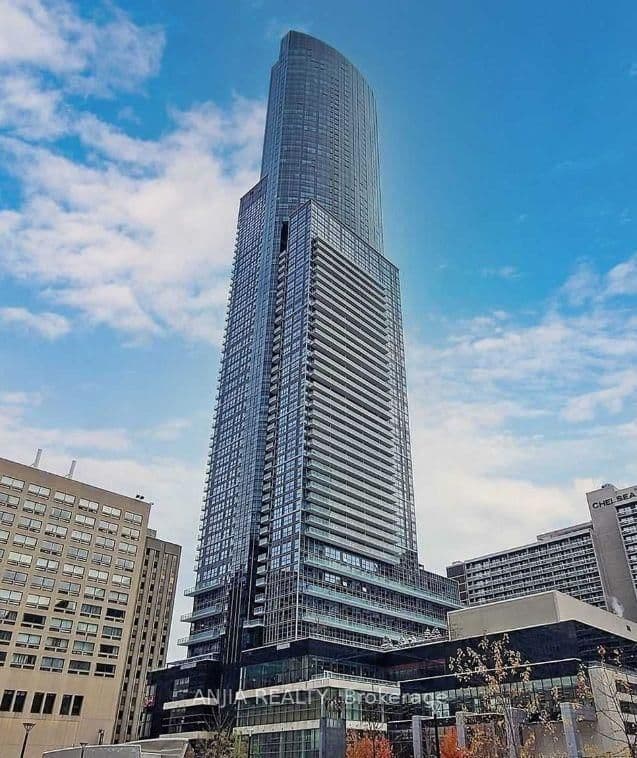 386 Yonge Street, Unit 817 thumbnail 3