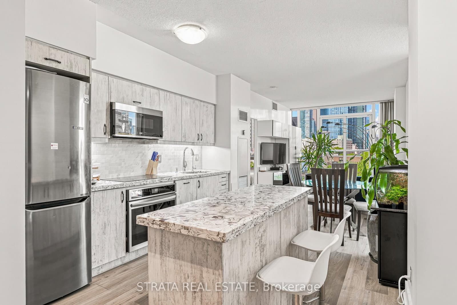 320 Richmond Street E, Unit 615 thumbnail 2