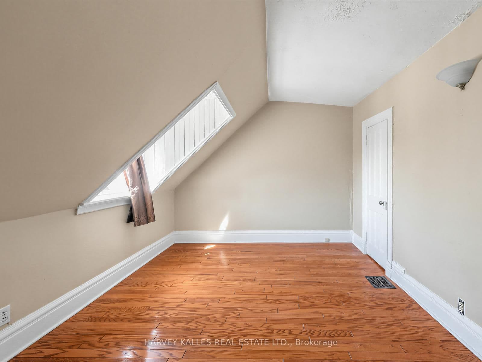 258 Harbord Street thumbnail 17
