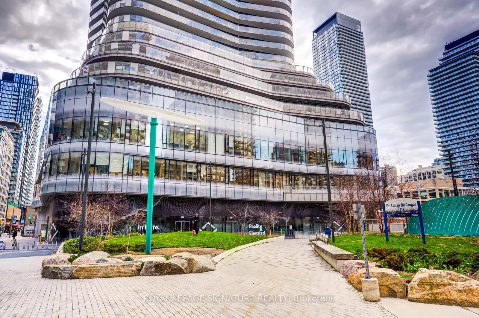 15 Wellesley Street W, Unit 223 thumbnail 2