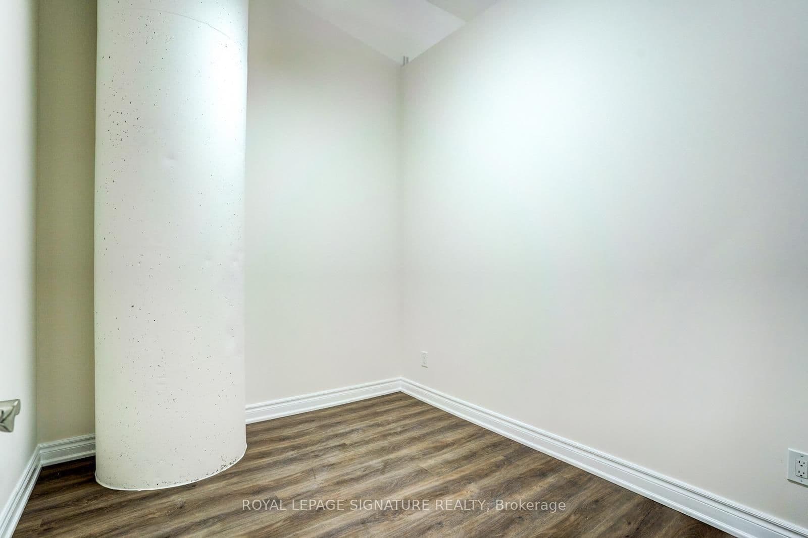15 Wellesley Street W, Unit 223 thumbnail 8