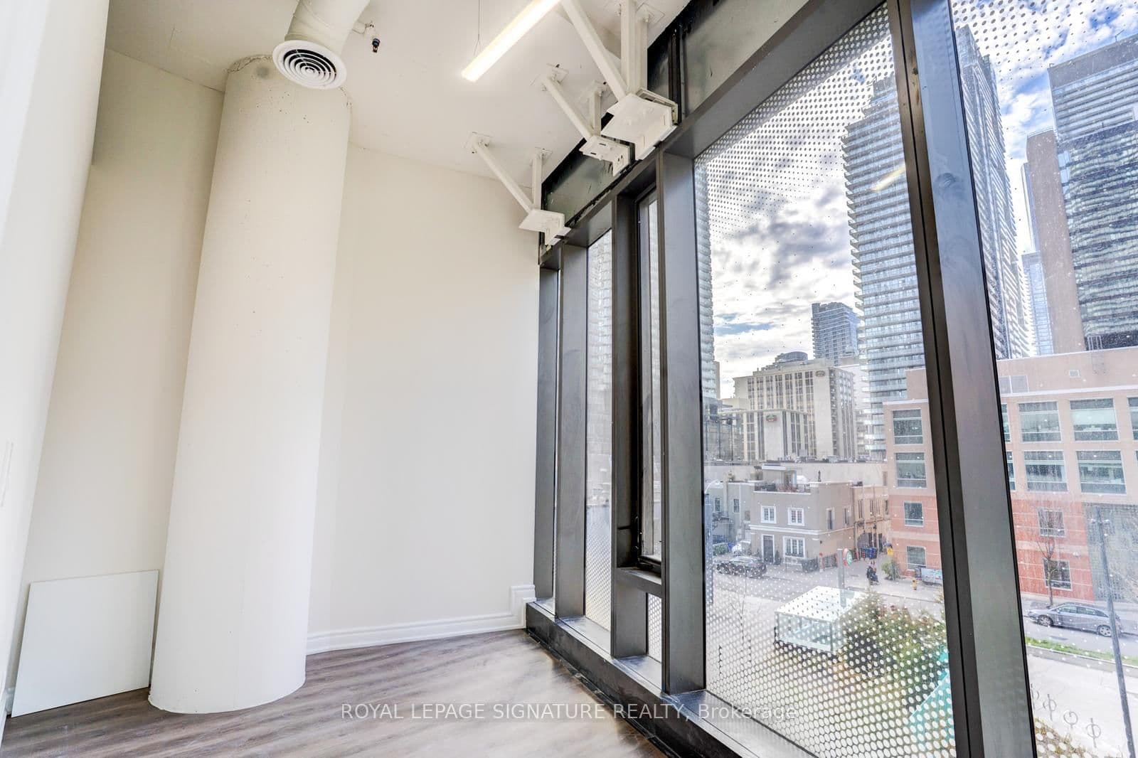 15 Wellesley Street W, Unit 223 thumbnail 9