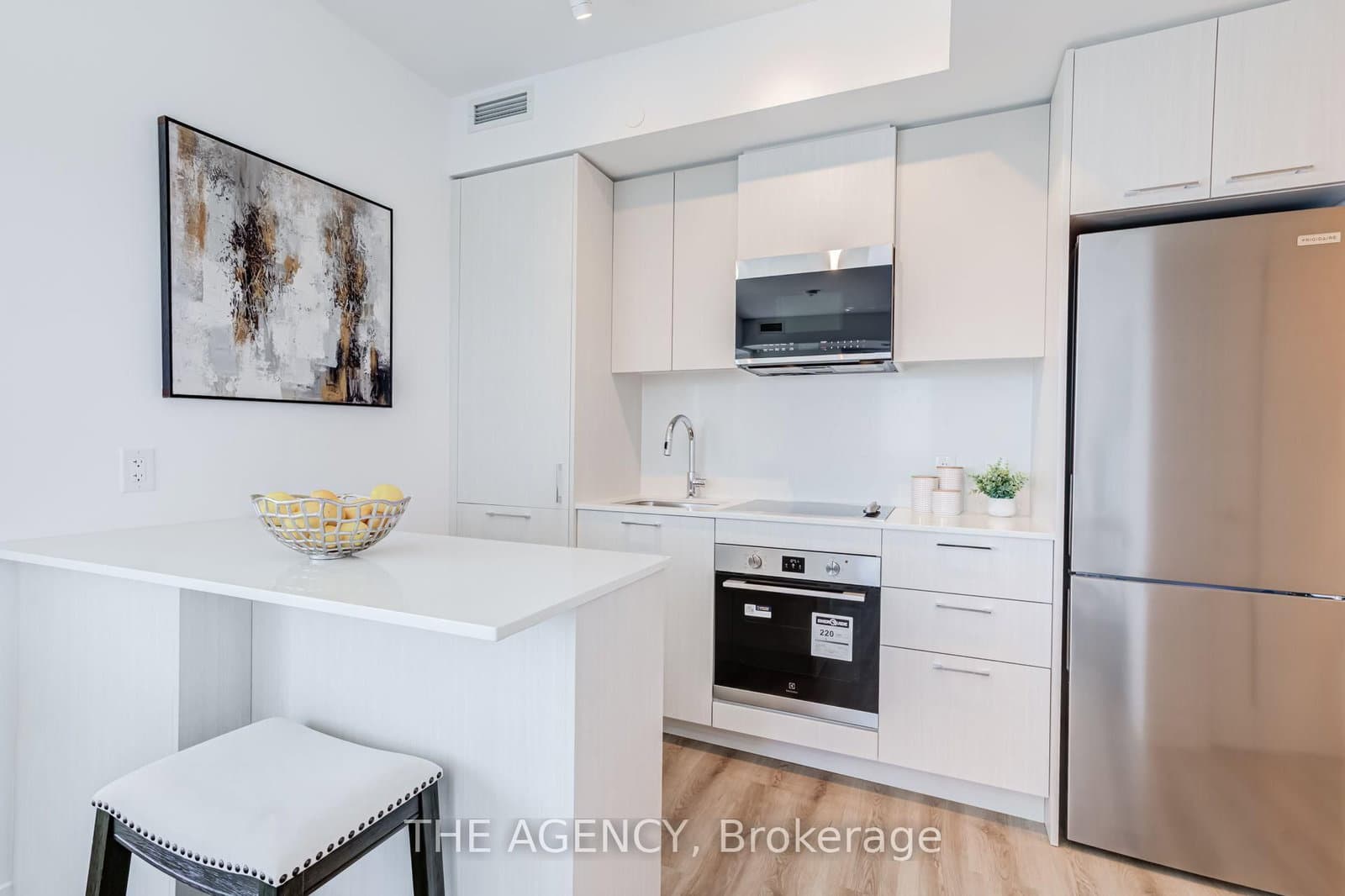 10 Oak Street, Unit 2403 thumbnail 13
