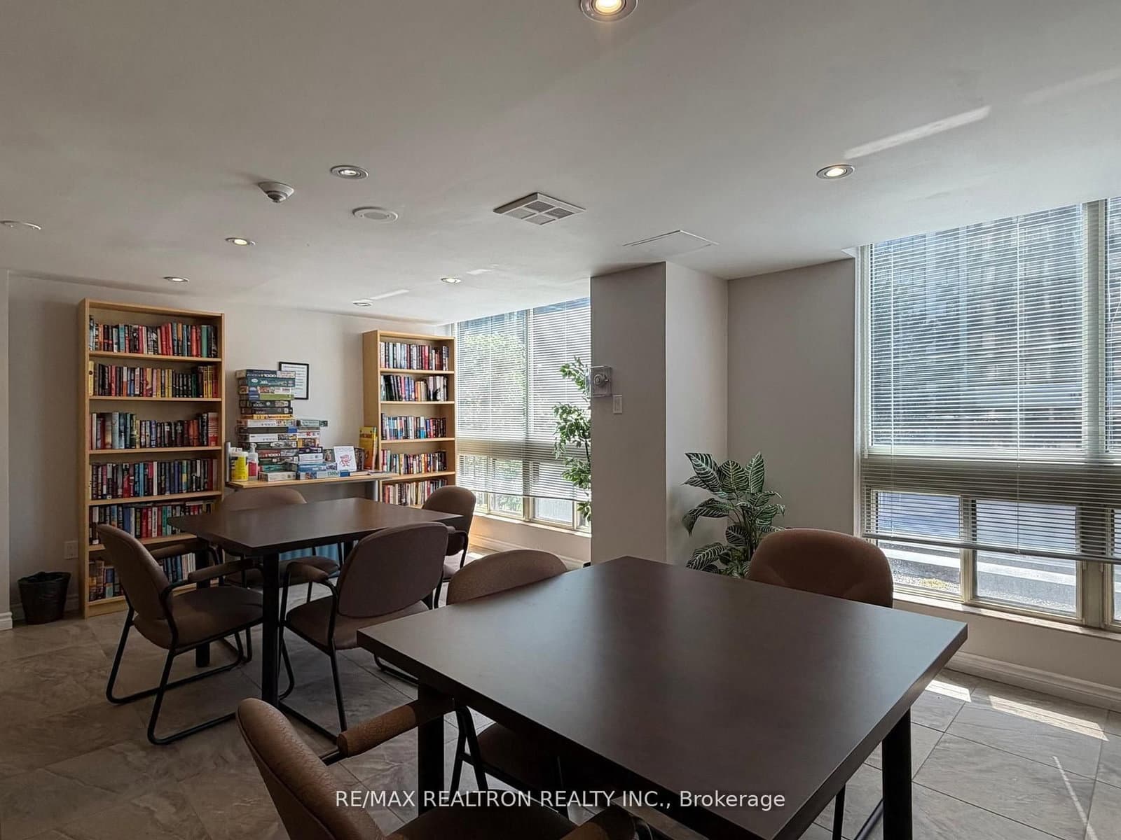 5 Kenneth Avenue, Unit 1208 thumbnail 27