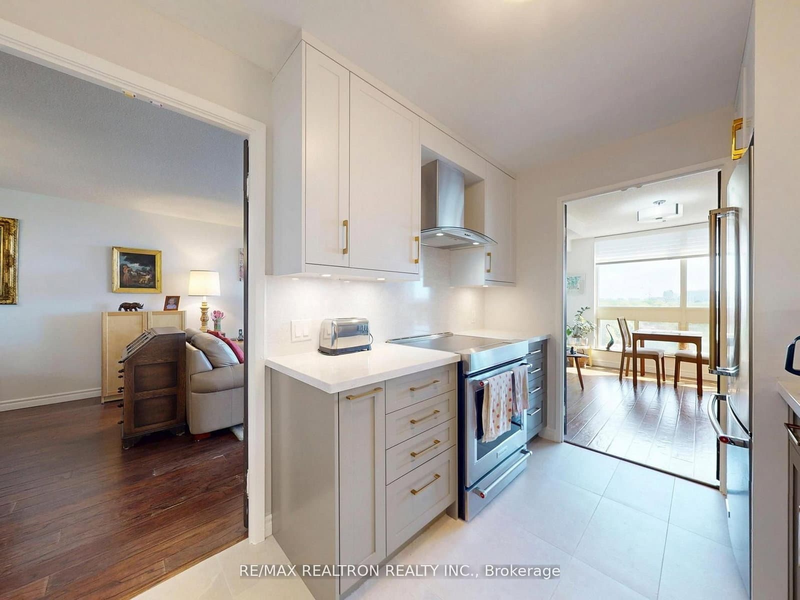5 Kenneth Avenue, Unit 1208 thumbnail 8
