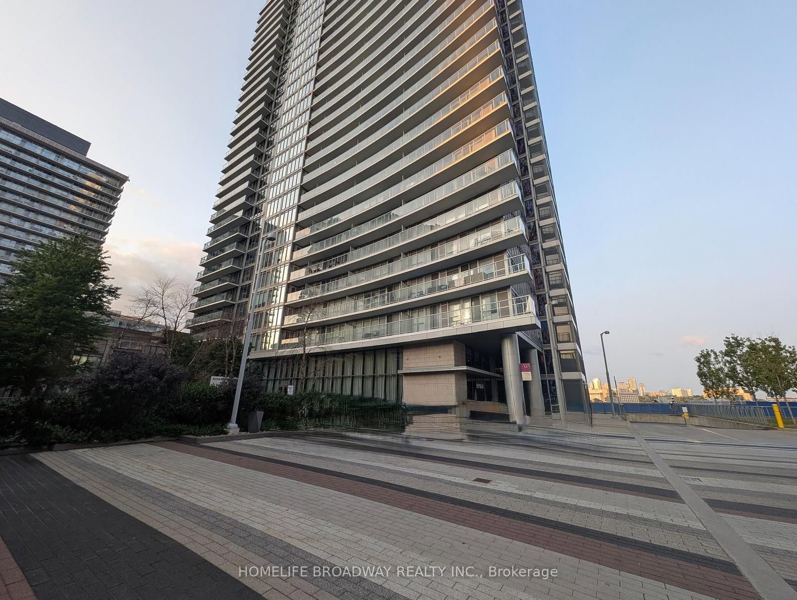 121 Mcmahon Drive, Unit 3609