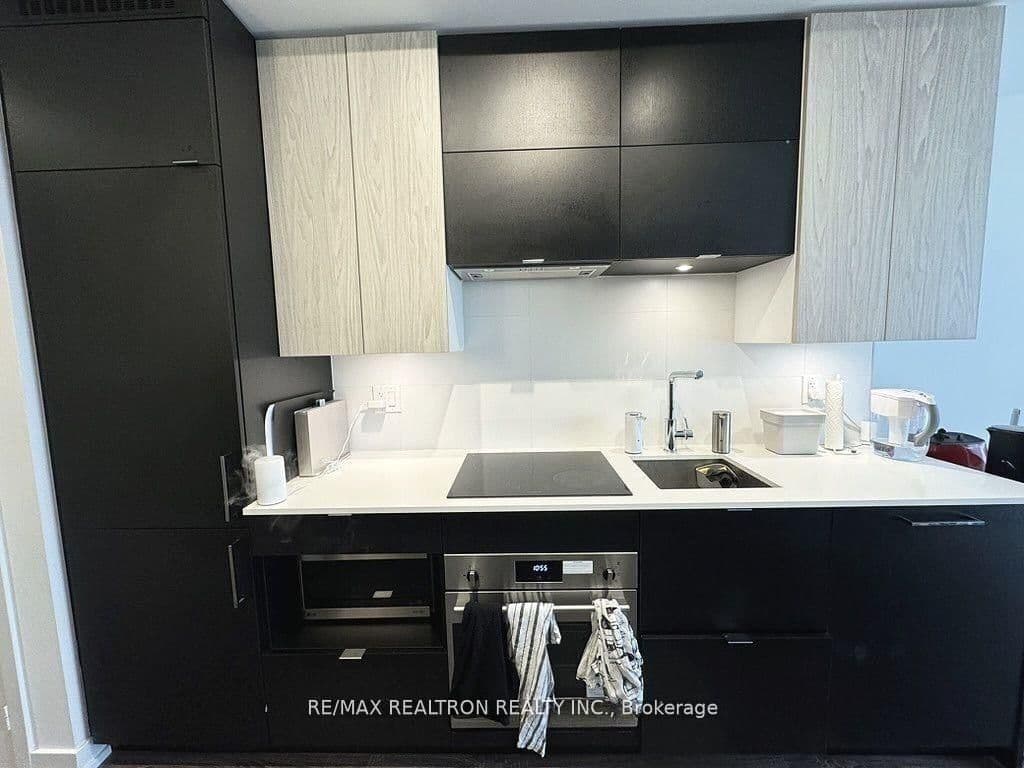 20 Edward Street, Unit 2422 thumbnail 2