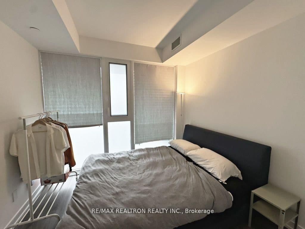 20 Edward Street, Unit 2422 thumbnail 6