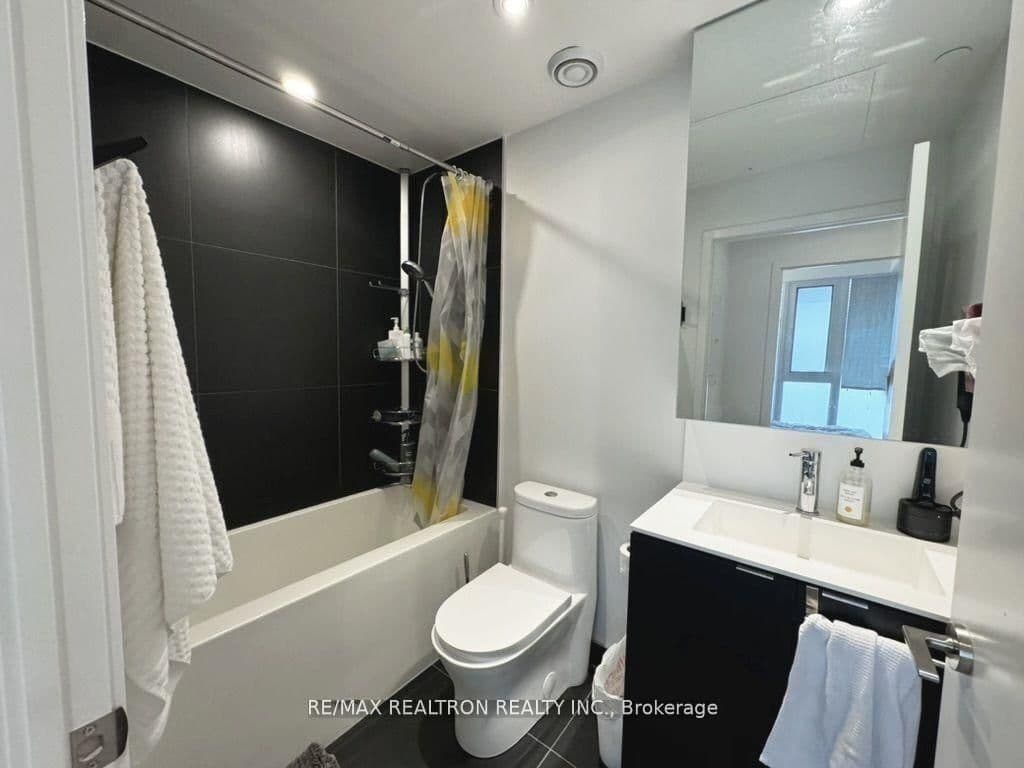 20 Edward Street, Unit 2422 thumbnail 7