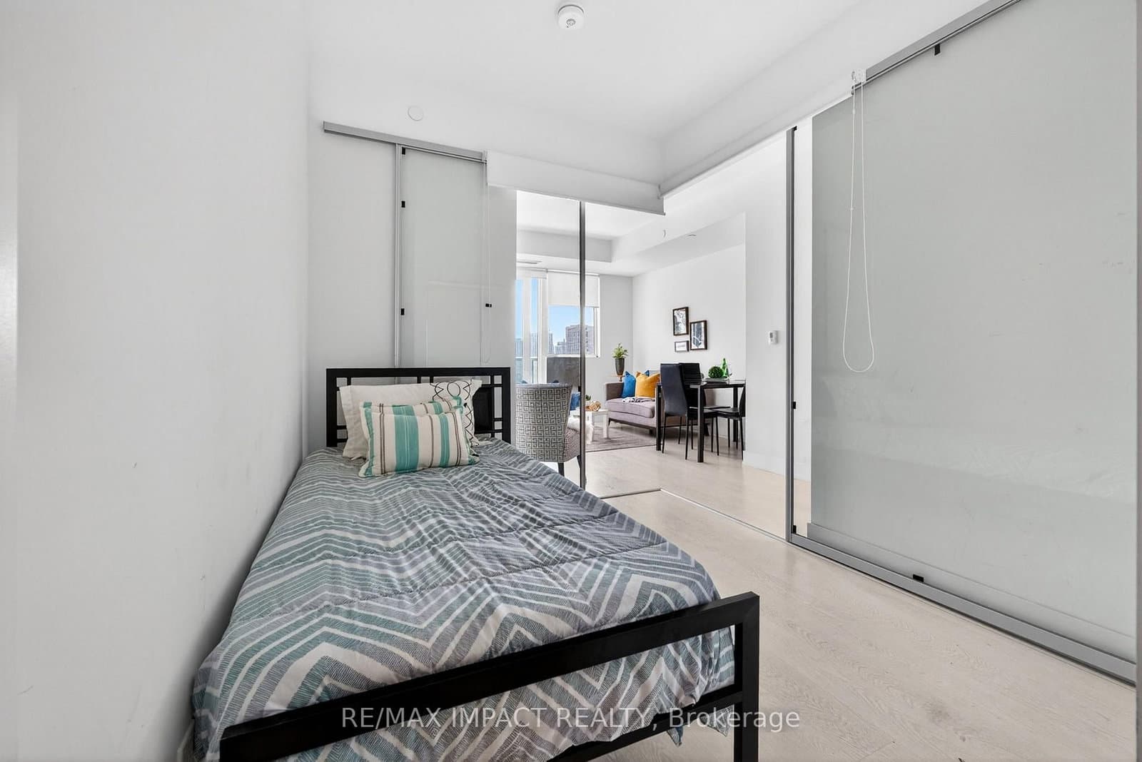 308 Jarvis Street, Unit 813 thumbnail 13