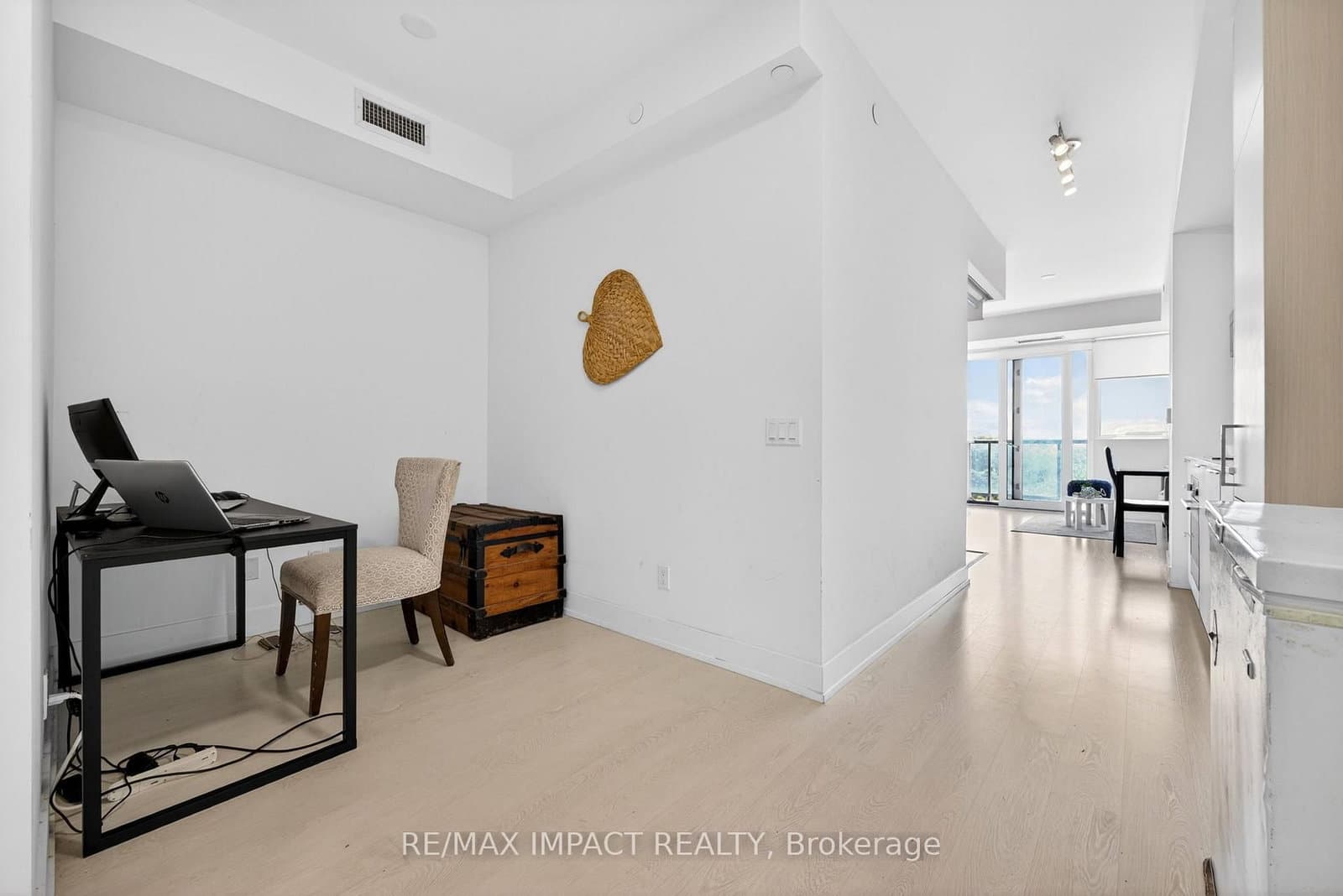 308 Jarvis Street, Unit 813 thumbnail 20
