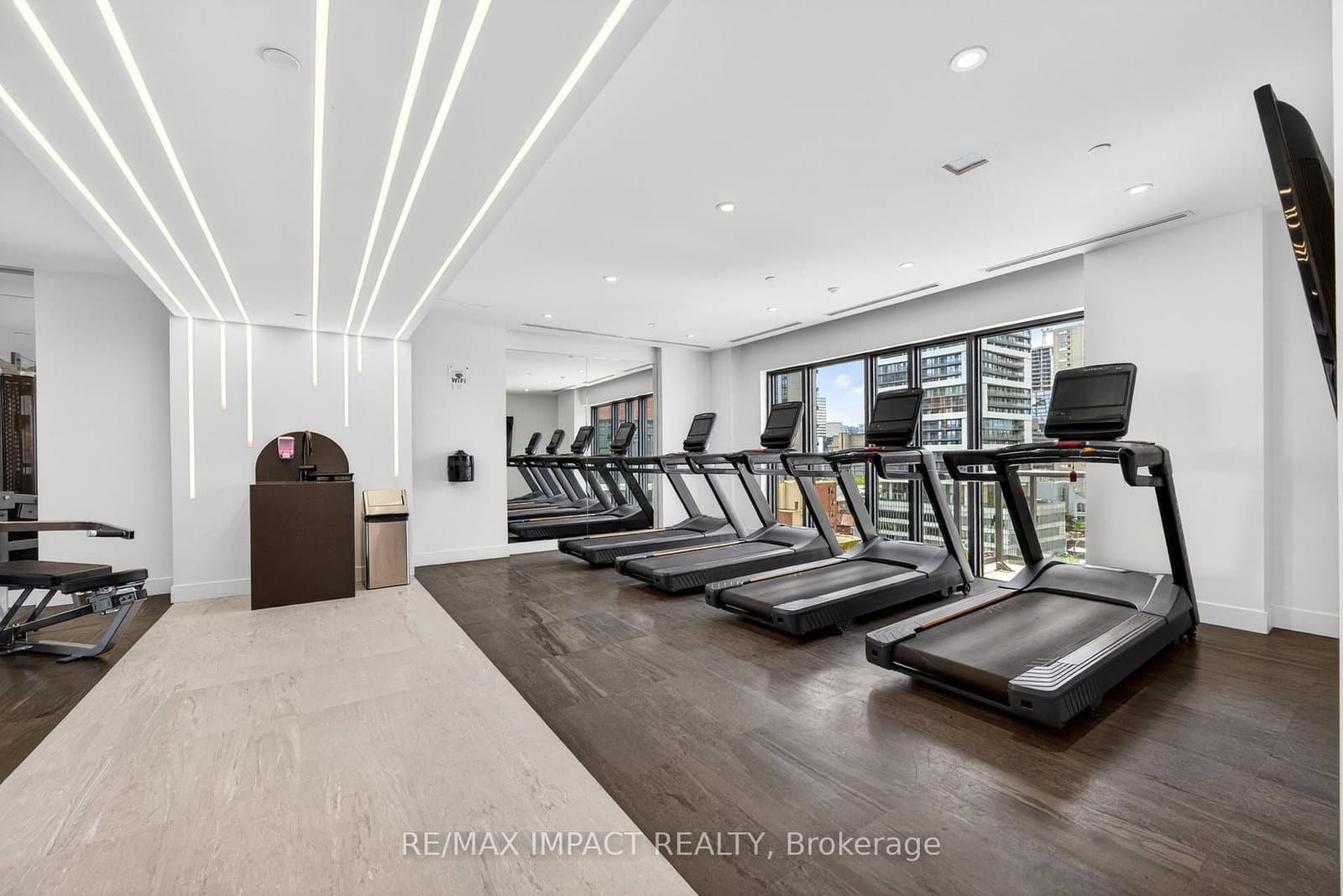 308 Jarvis Street, Unit 813 thumbnail 37