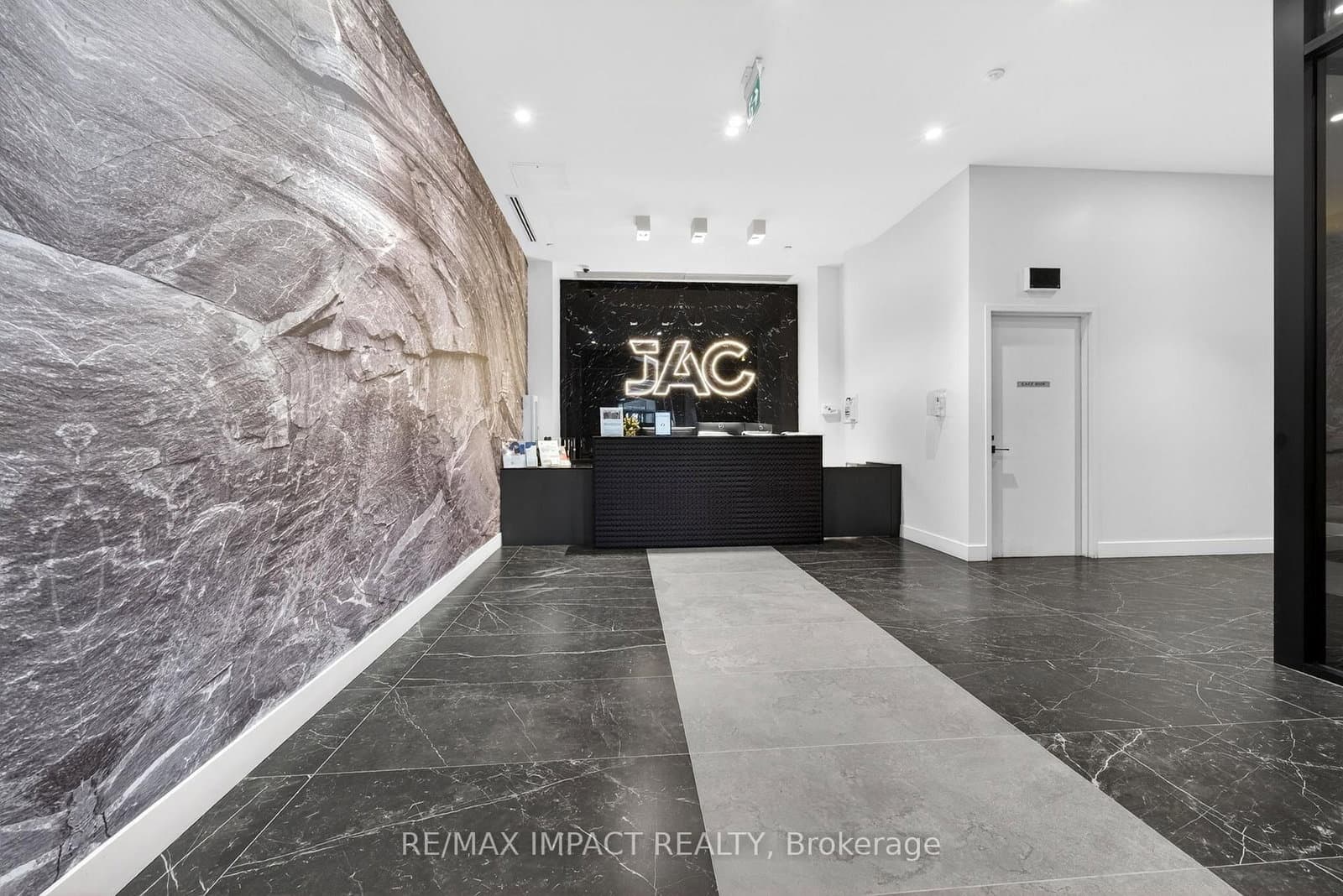 308 Jarvis Street, Unit 813 thumbnail 4