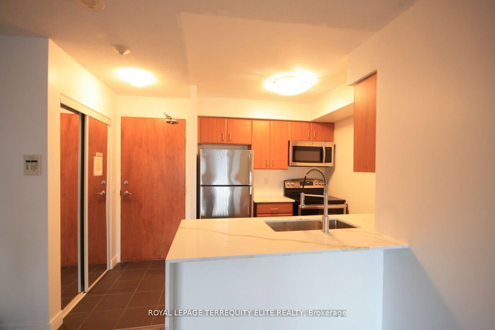 31 Bales Avenue, Unit 911 thumbnail 2