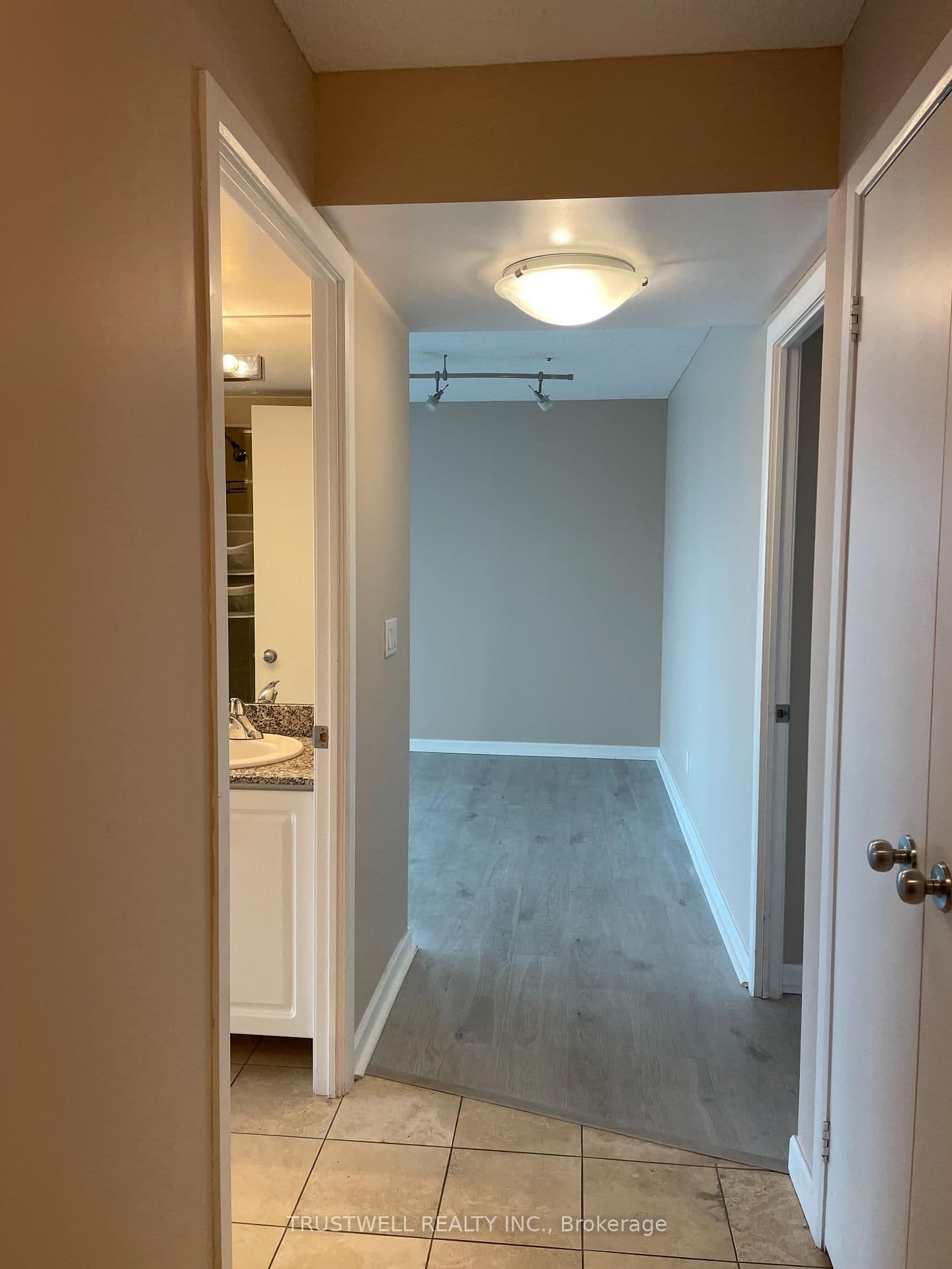 8 Park Road, Unit 1905 thumbnail 4