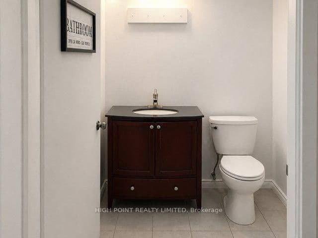 633 Queen Street W thumbnail 13