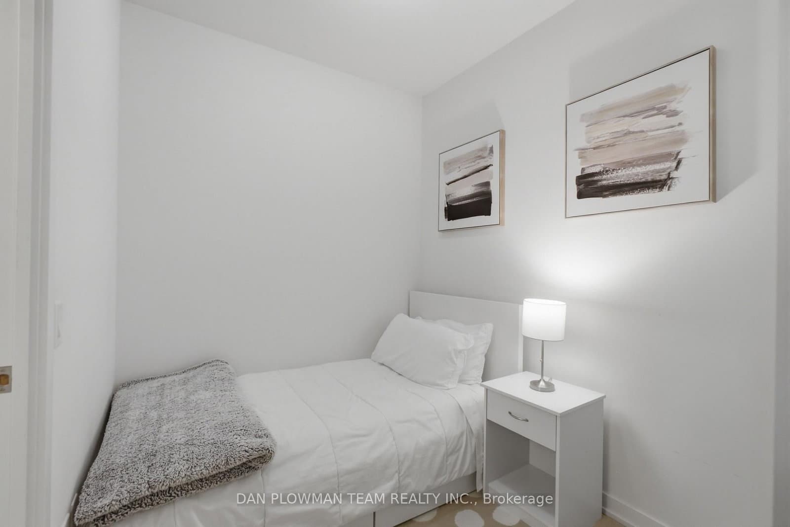 1 Yorkville Avenue, Unit 901 thumbnail 21