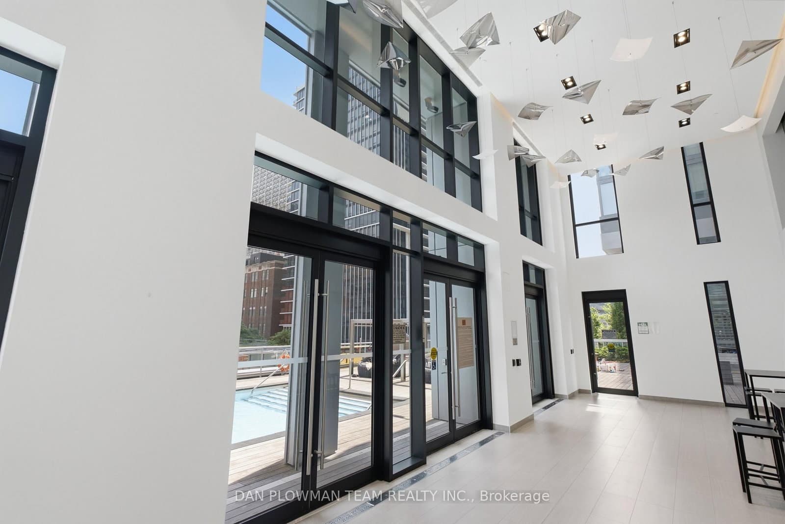 1 Yorkville Avenue, Unit 901 thumbnail 25