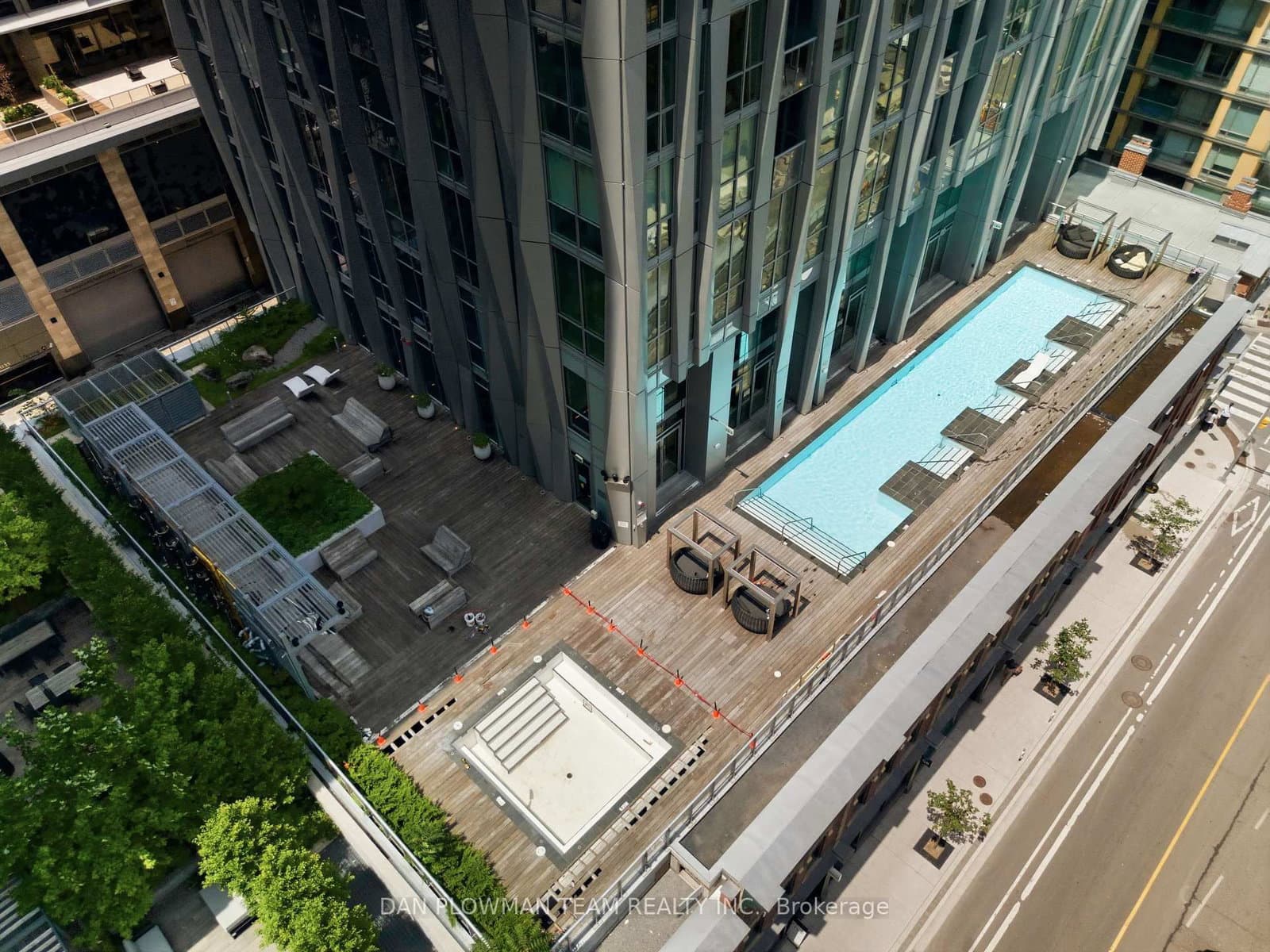 1 Yorkville Avenue, Unit 901 thumbnail 26