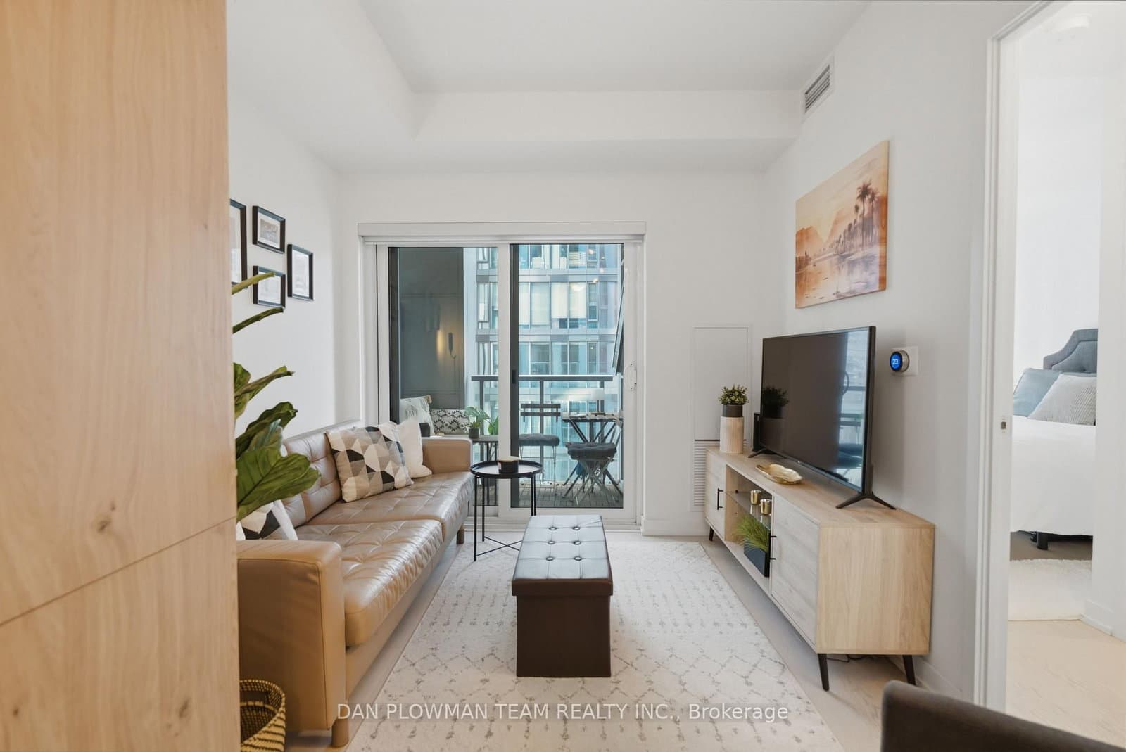 1 Yorkville Avenue, Unit 901 thumbnail 9