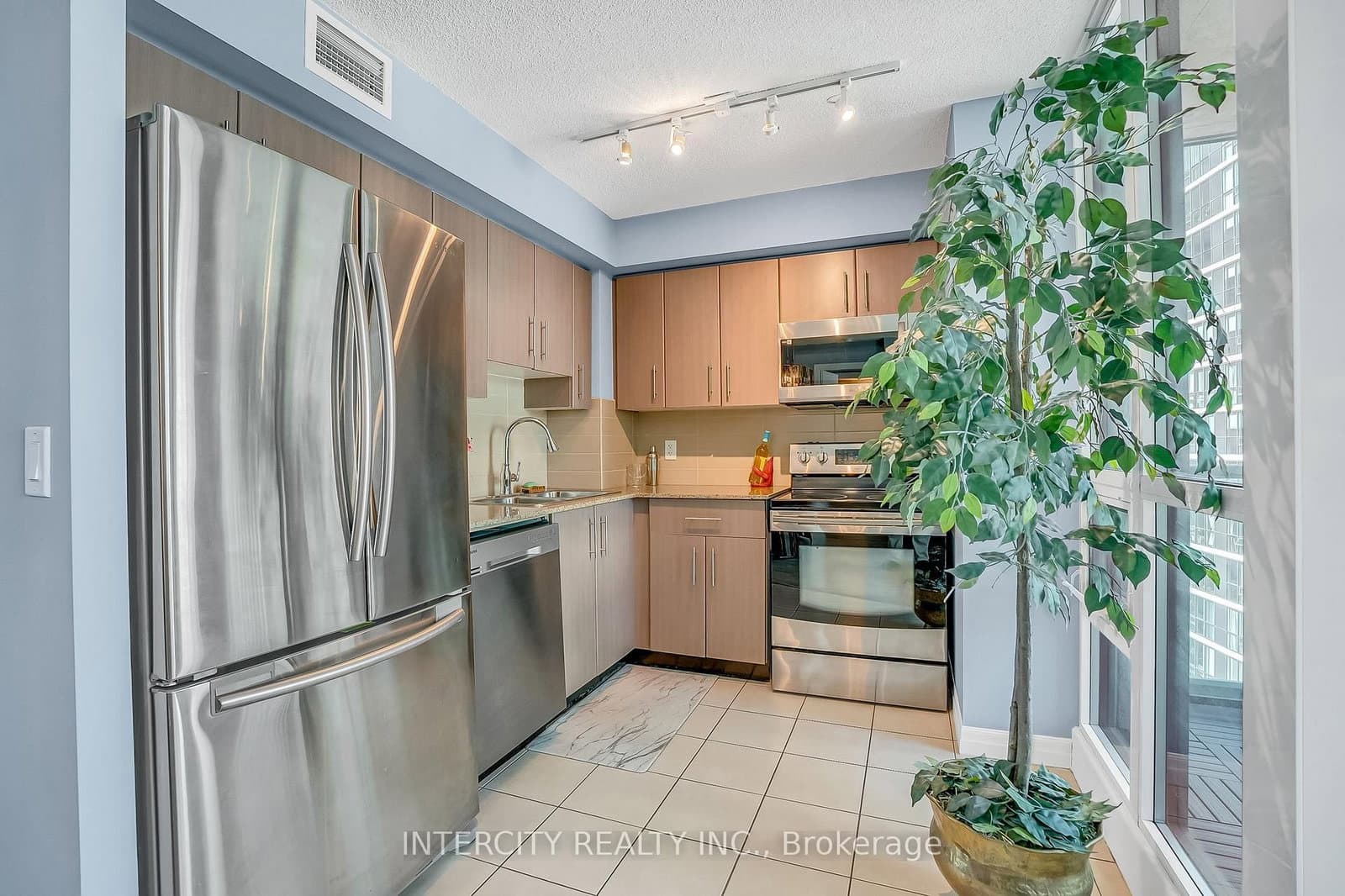 12 Yonge Street, Unit 1010 thumbnail 17