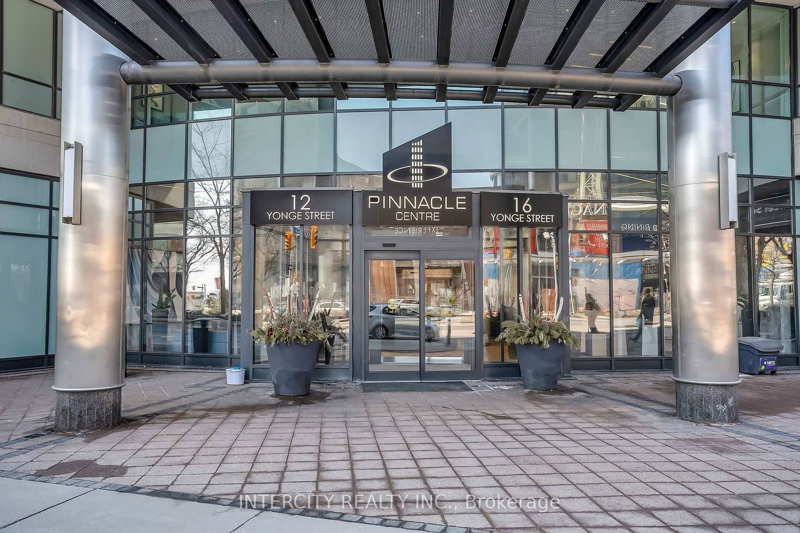 12 Yonge Street, Unit 1010 thumbnail 2
