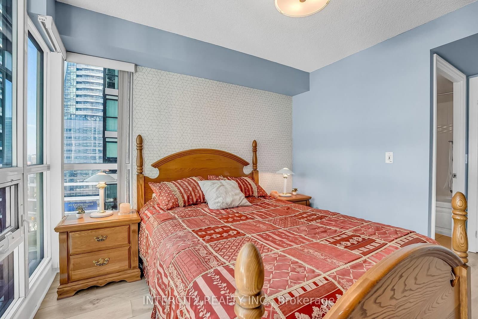12 Yonge Street, Unit 1010 thumbnail 21