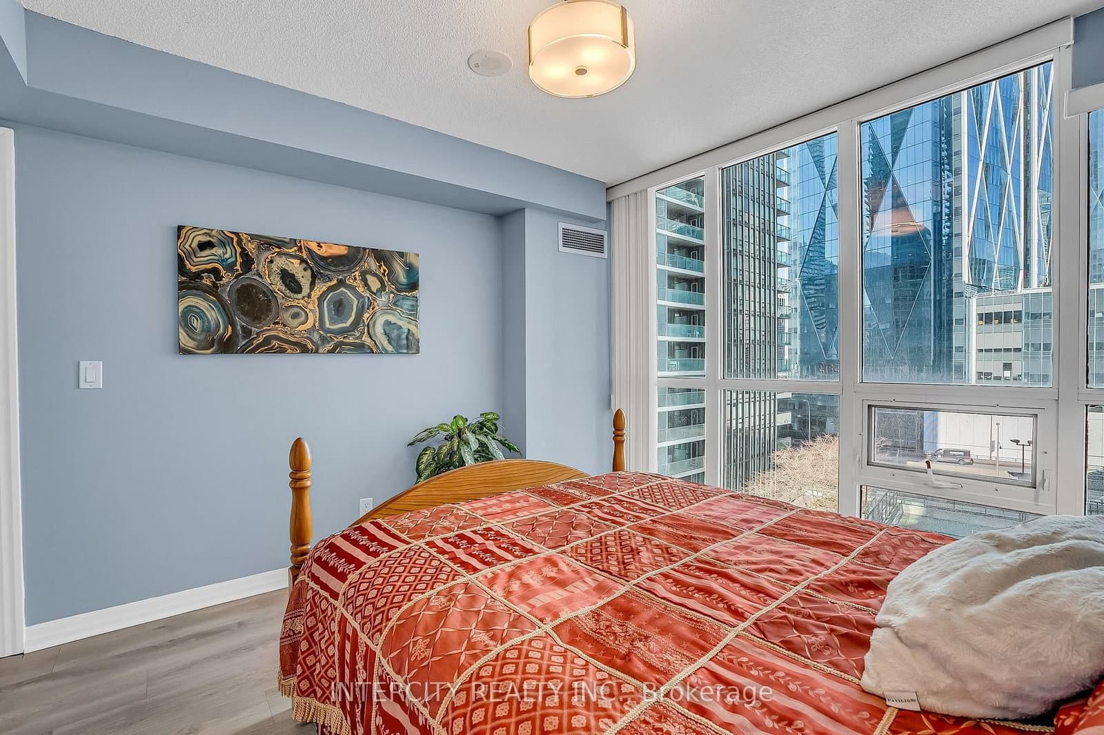 12 Yonge Street, Unit 1010 thumbnail 23