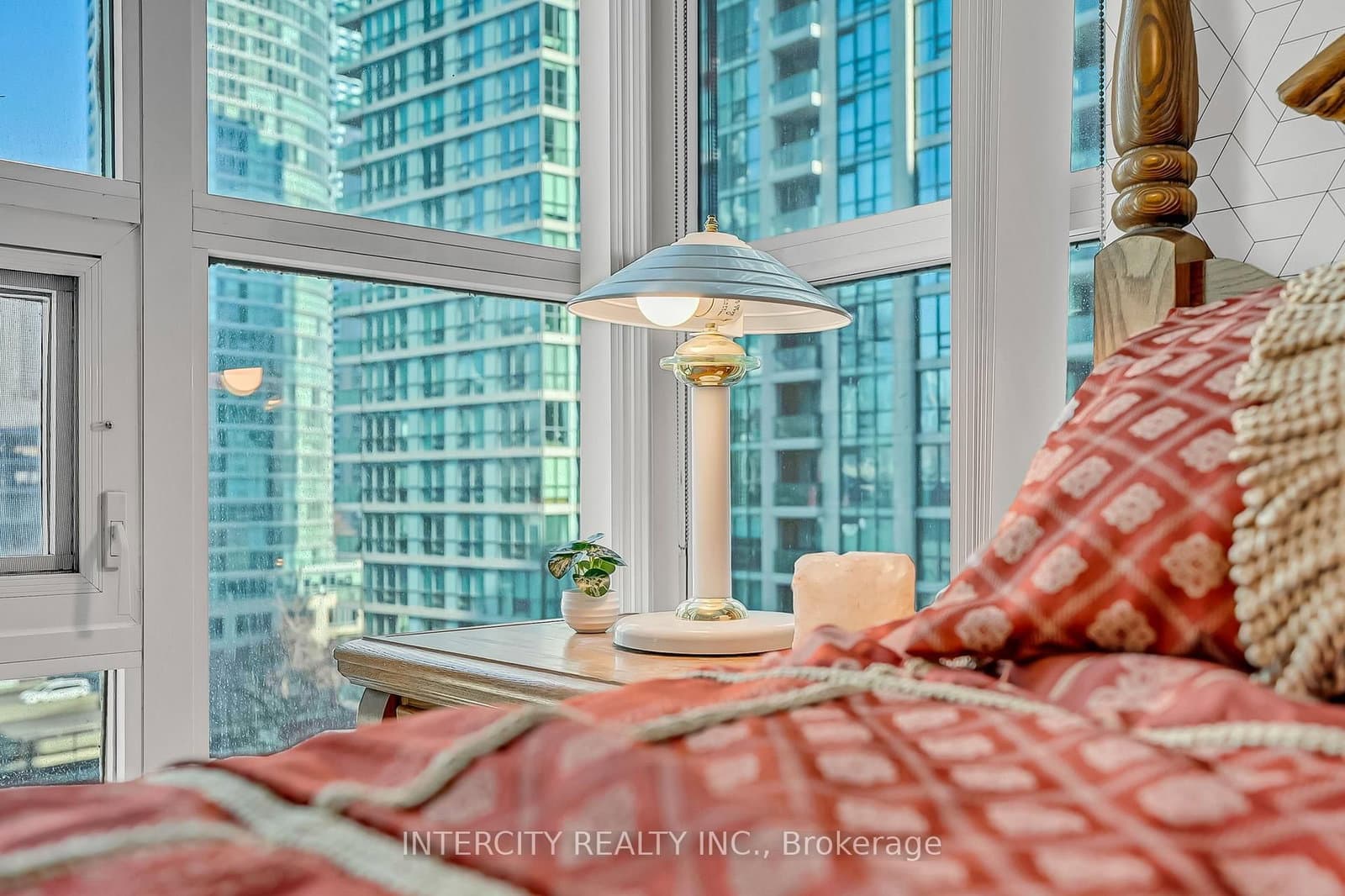 12 Yonge Street, Unit 1010 thumbnail 24