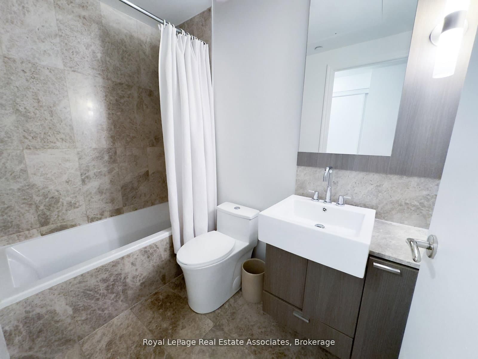 88 Blue Jays Way, Unit 1604 thumbnail 6