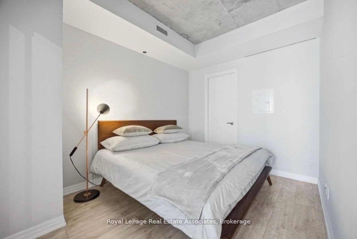 88 Blue Jays Way, Unit 1604 thumbnail 7
