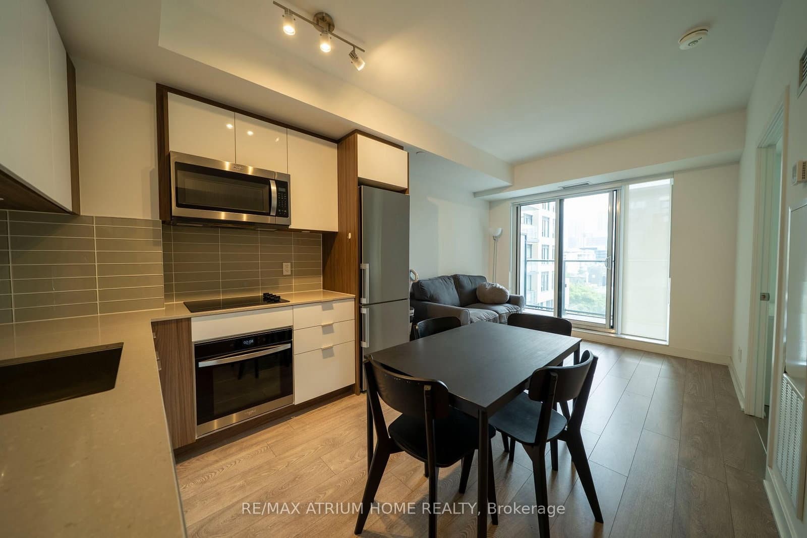 543 Richmond Street W, Unit 725 thumbnail 2