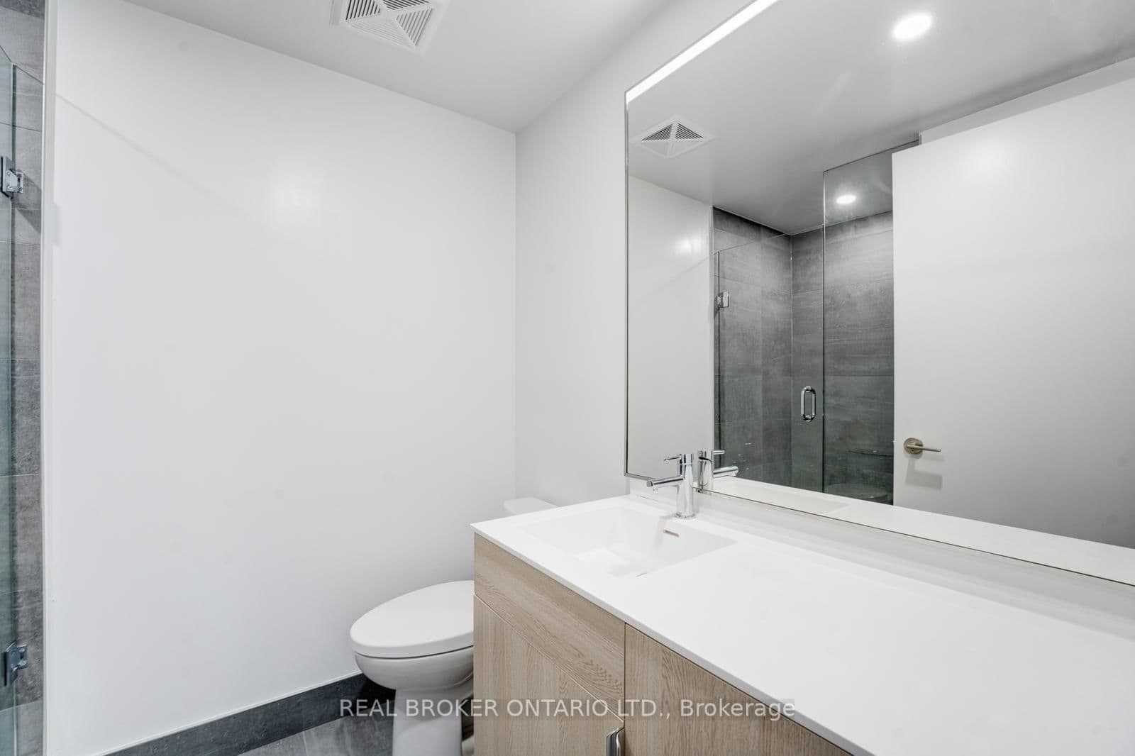 28 Eastern Avenue, Unit LPH16 thumbnail 6