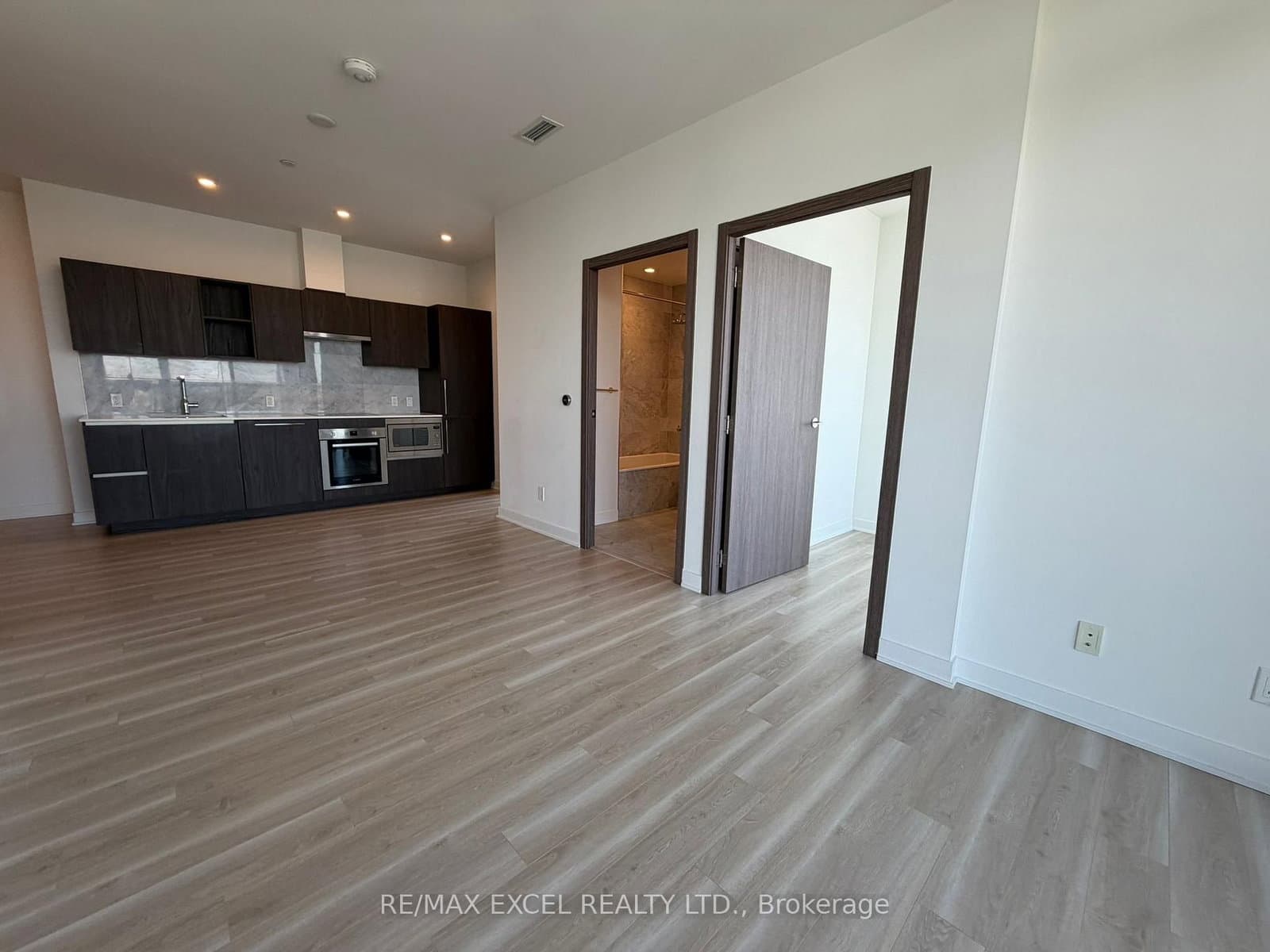 17 Bathurst Street, Unit 4606 thumbnail 8