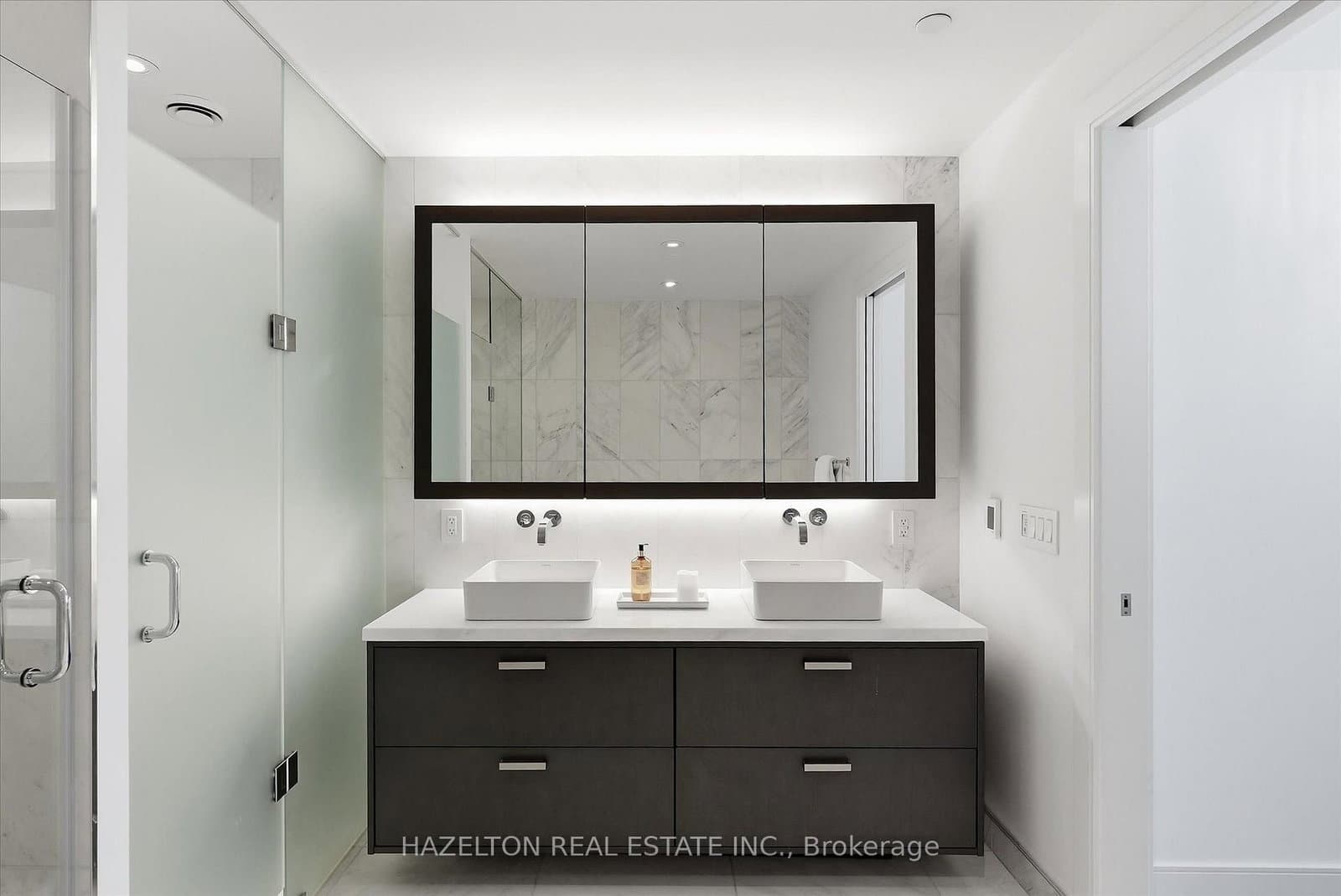 155 Merchants Wharf, Unit 304 thumbnail 31