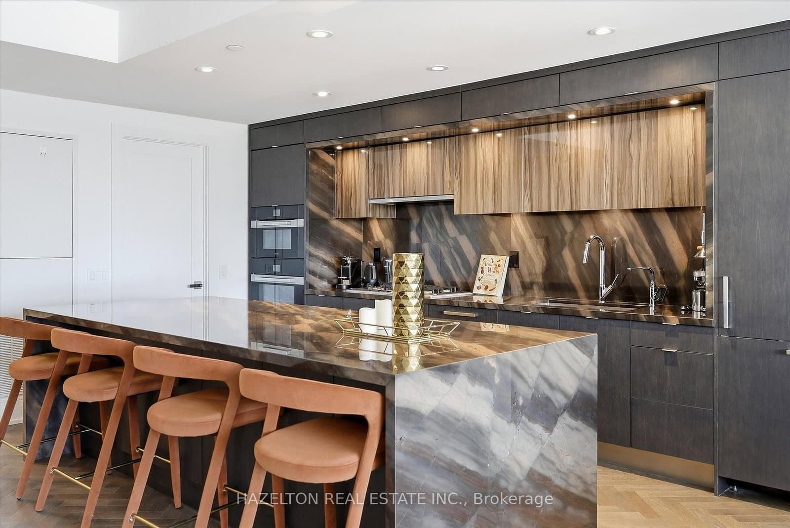 155 Merchants Wharf, Unit 304 thumbnail 7