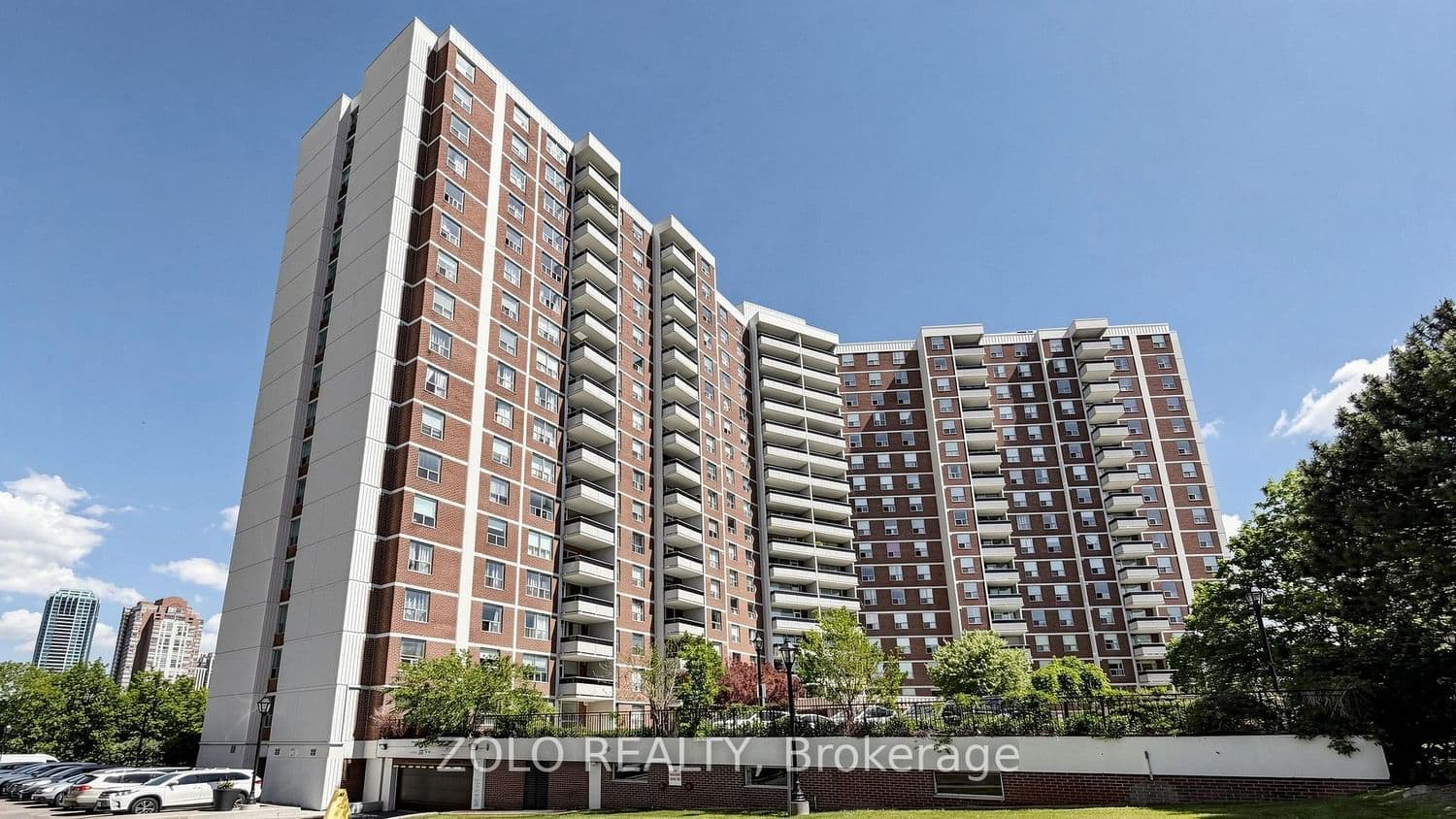 20 Edgecliff Golfway, Unit 915 - Image 1