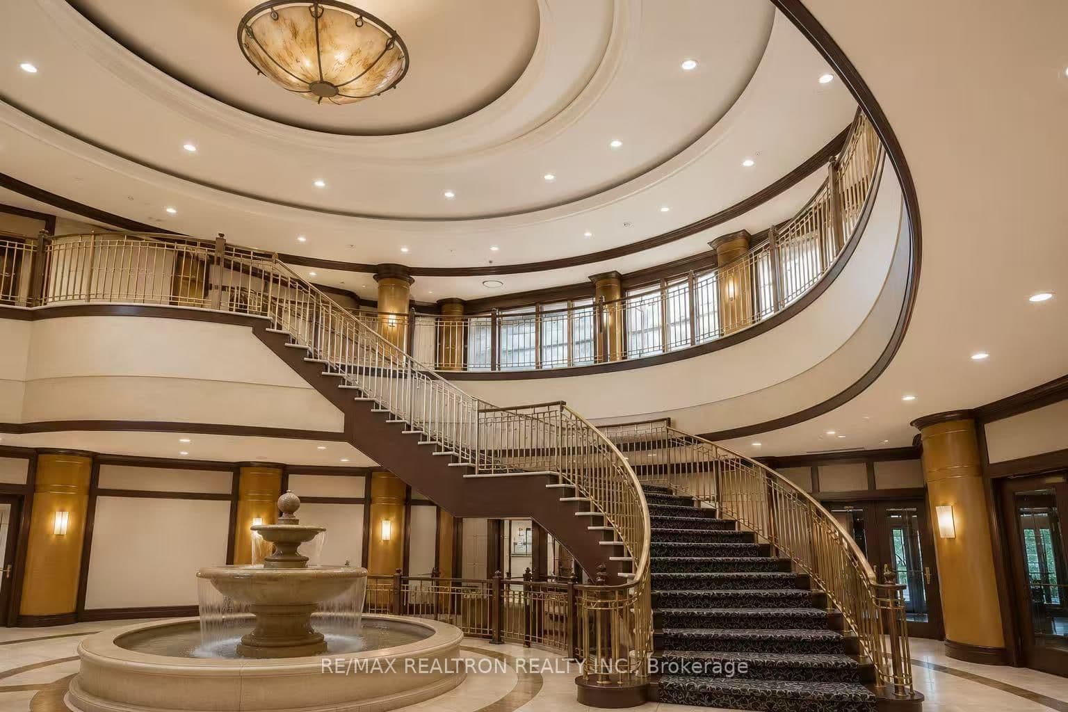 80 Harrison Garden Boulevard, Unit 1019 thumbnail 3